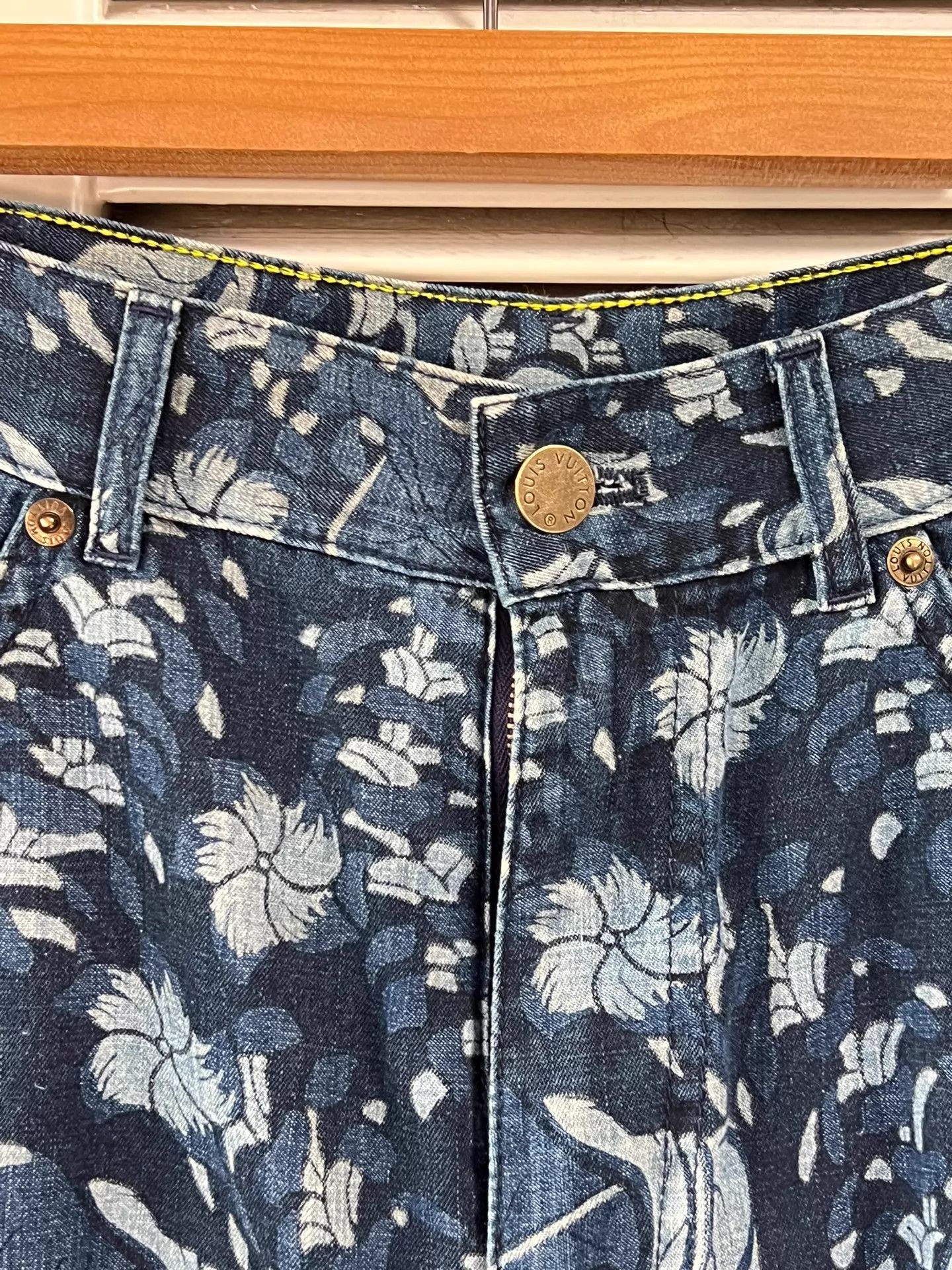 Louis Vuitton Louis Vuitton Classic Floral Denim Shorts 32, France Size US 32 / EU 48 - 3 Thumbnail