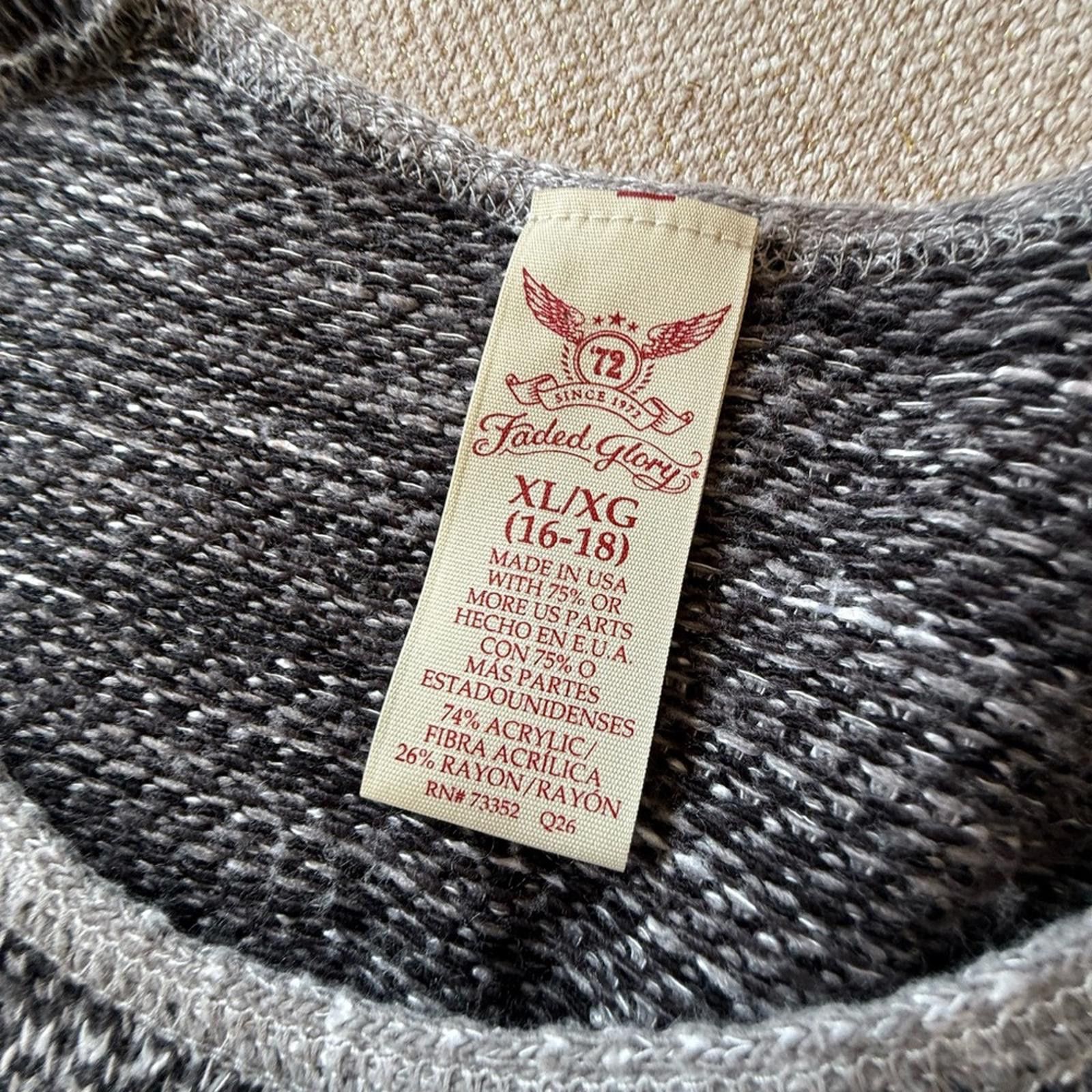 Faded Glory Faded Glory Women's Chevron Sweater - Black and Gray Size XL / US 12-14 / IT 48-50 - 2 Thumbnail