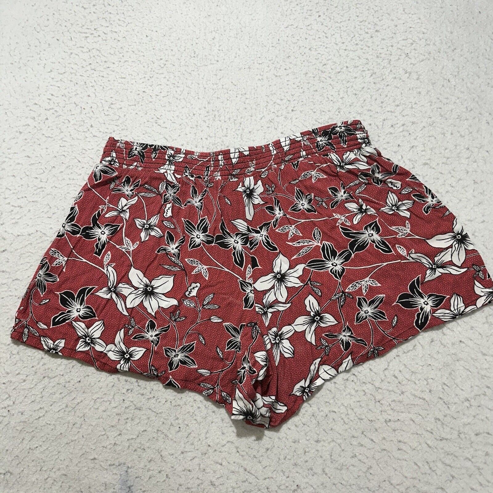 Apt. 9 Apt. 9 Large Floral Pink Black Elastic Waist Shorts Size 34" / US 12 / IT 48 - 7 Thumbnail
