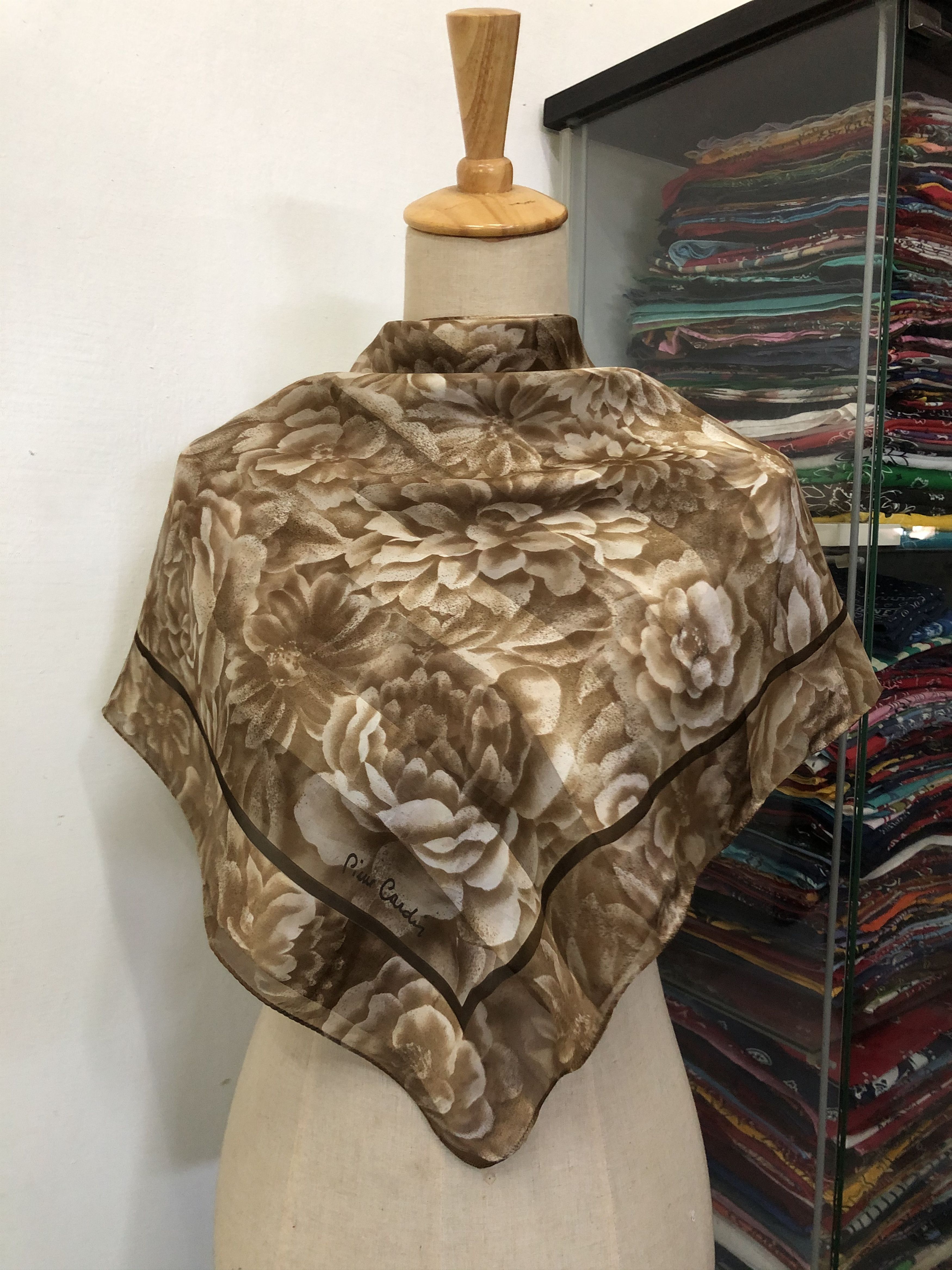 Pierre Cardin × Vintage Vintage Pierre Cardin Silk Scarf Size ONE SIZE - 1 Thumbnail
