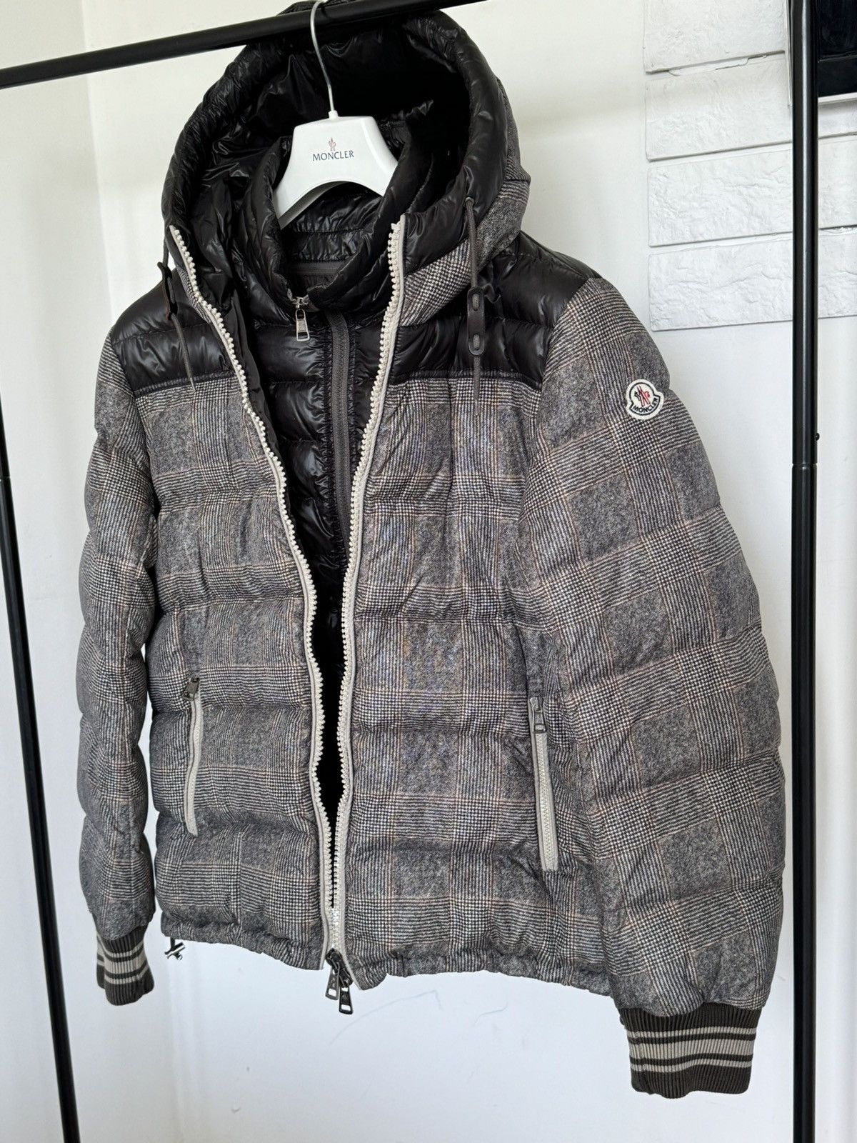 Moncler Moncler Eusebe puffer hooded jacket Size US L / EU 52-54 / 3 - 3 Thumbnail