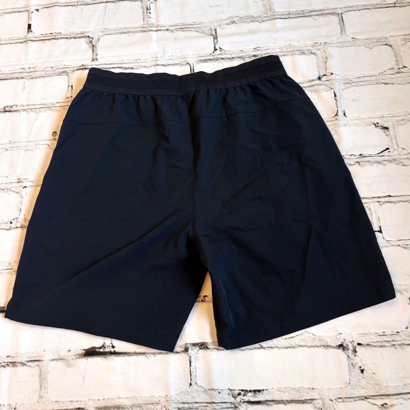 Fabletics Fabletics The Fundamental Shorts Athletic Men's 7" Black Unlined Gray Polyester Spandex Pockets Drawstring Regular M Size US 33 - 7 Thumbnail