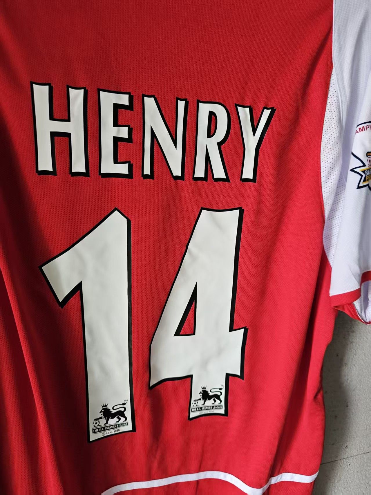 Nike 2002 2003 Arsenal #14 Thierry Henry Jersey Size US L / EU 52-54 / 3 - 5 Thumbnail