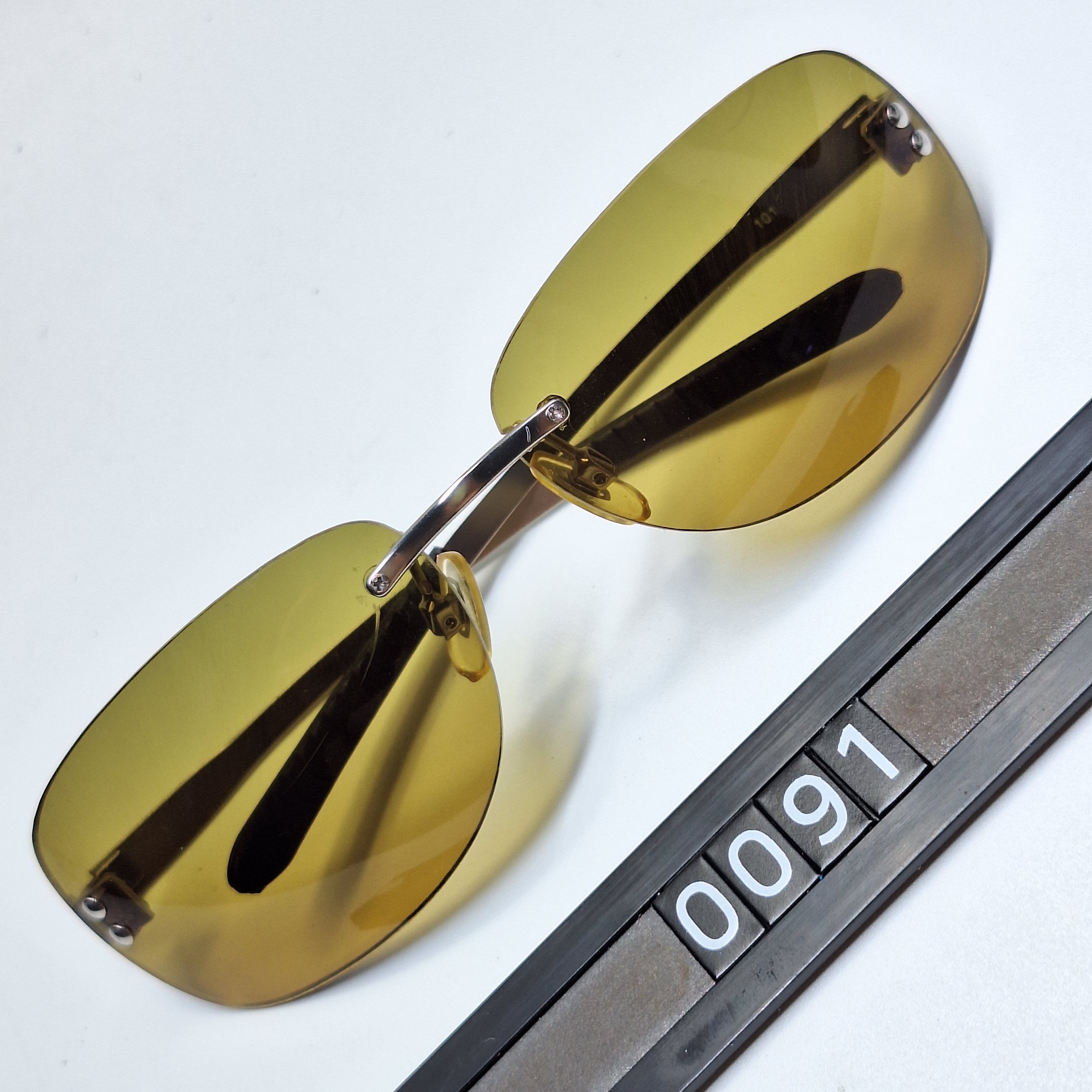 Vintage 00s Japan Vintage Rimless Tint Sunglasses 101 Size ONE SIZE - 1 Thumbnail