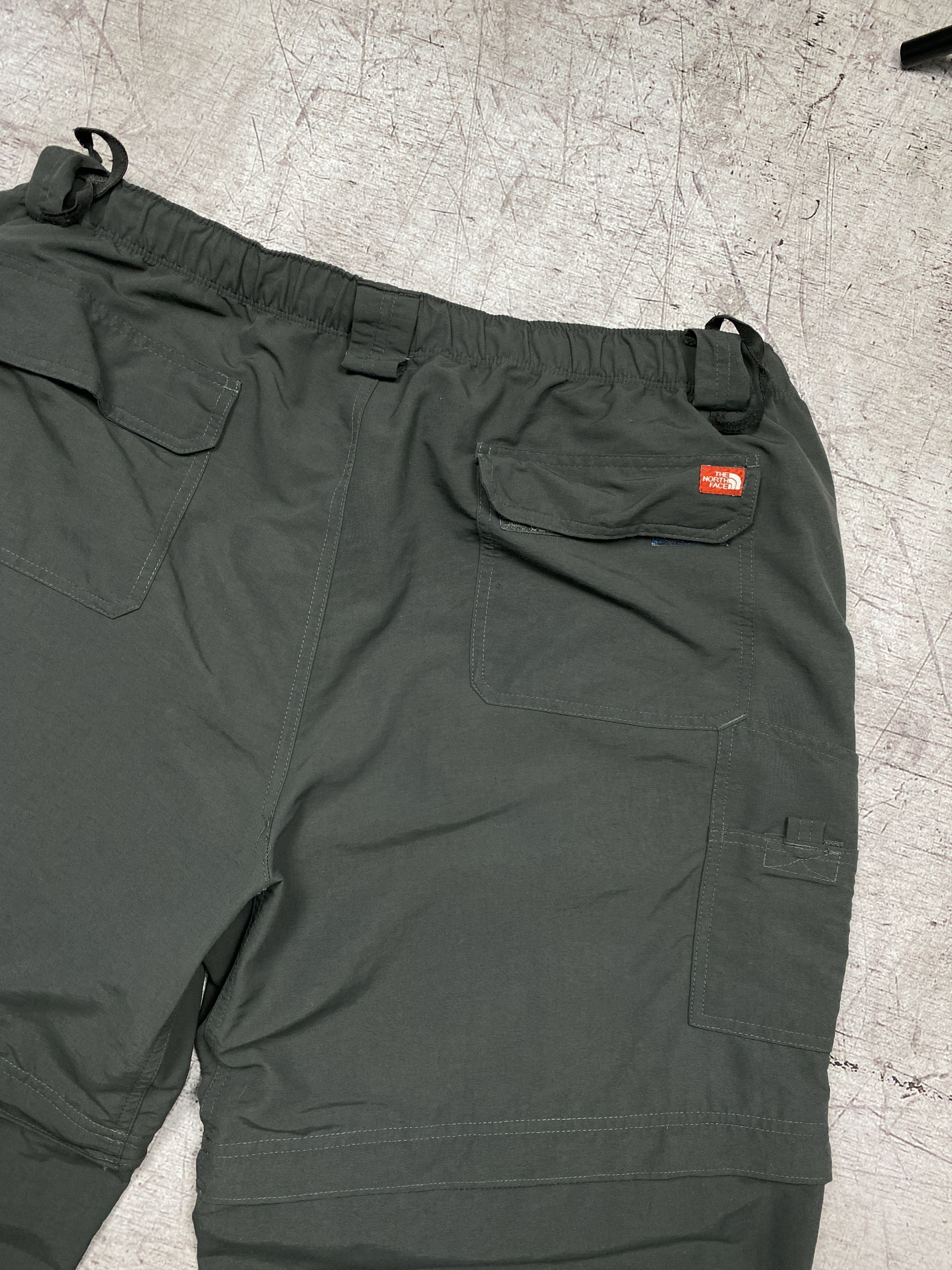 The North Face × Vintage The North Face Vintage Mens Outdoor Cargo Pants Y2K Shorts Size US 38 / EU 54 - 10 Thumbnail