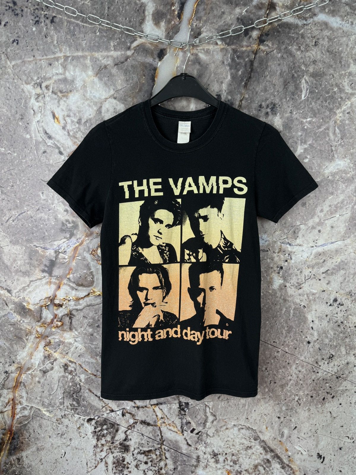 Vintage The Vamps Night & Day Tour Vintage Concert Graphic T-Shirt Size US S / EU 44-46 / 1 - 1 Thumbnail