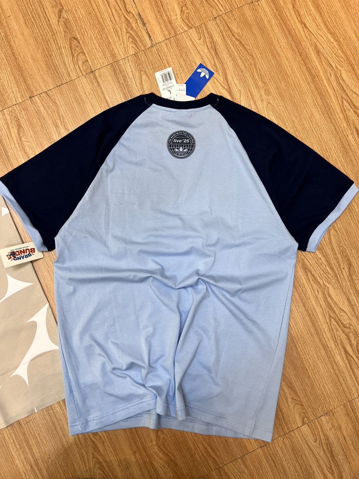 Adidas Adidas x Oasis Size US M / EU 48-50 / 2 - 8 Thumbnail