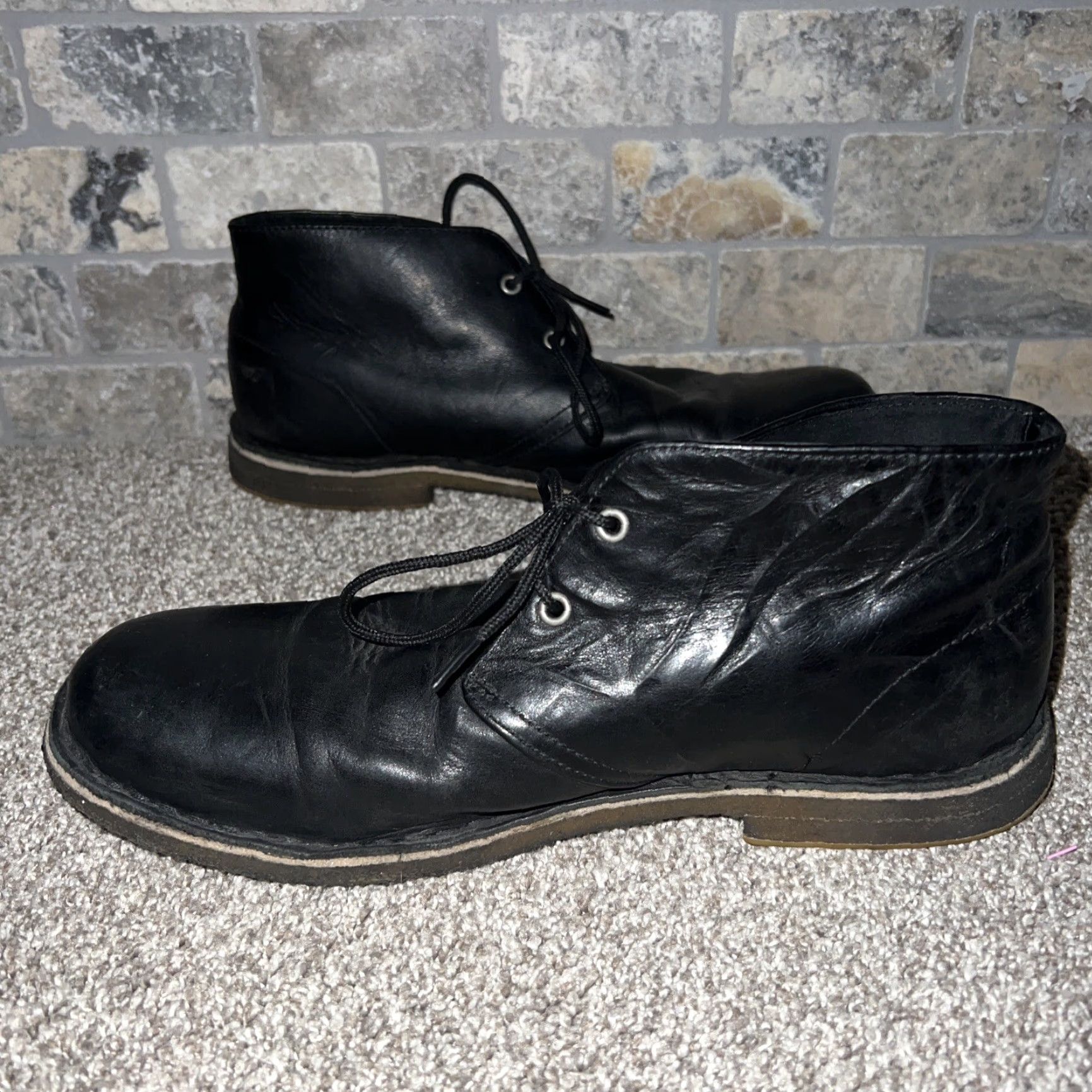 Ugg UGG Black Leather Lace Up Boots Mens Size 10 Chukka Leather Upper Outsole Leather Shoes Men Size US 10 / EU 43 - 3 Thumbnail