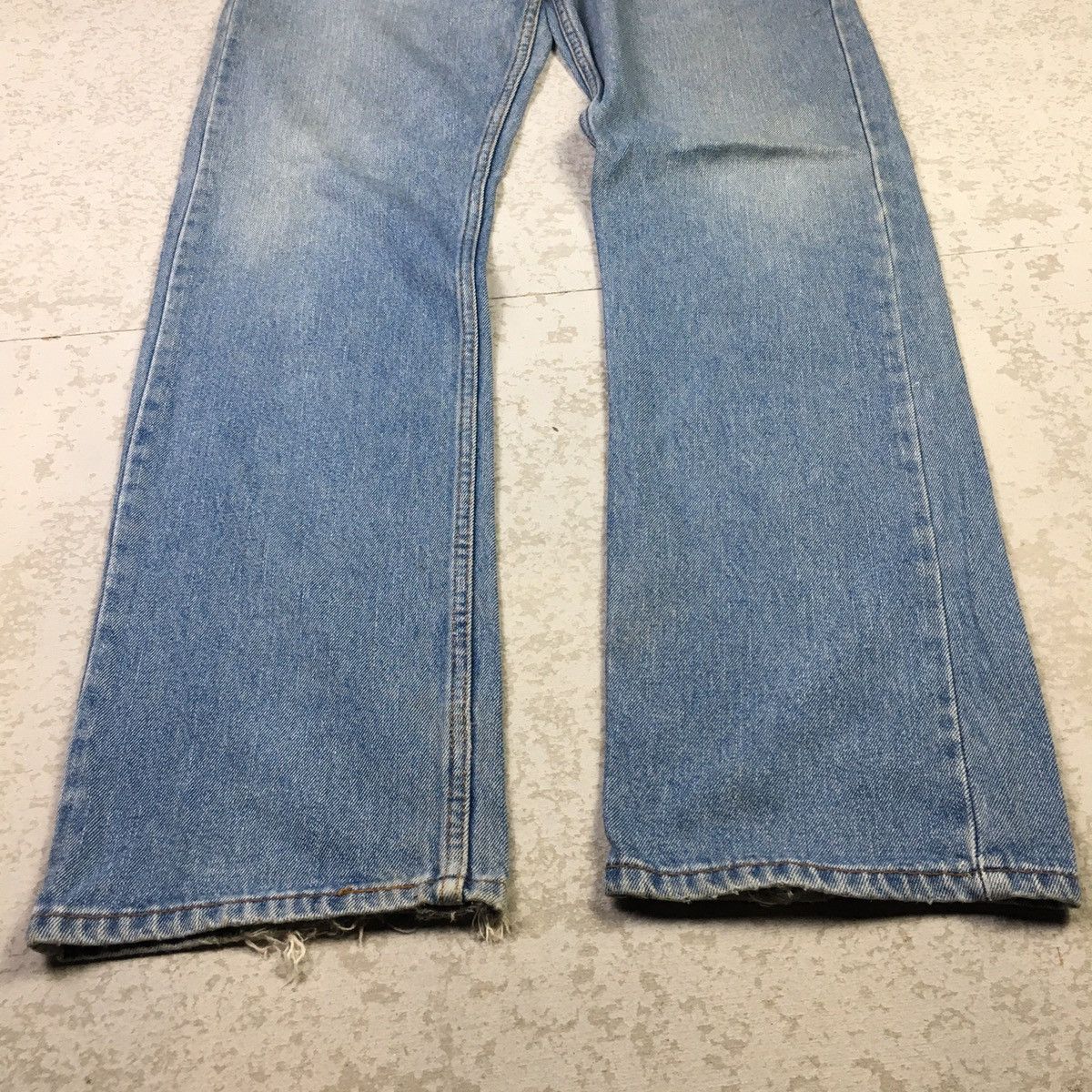 Levi's × Vintage Levis 505 Straight Fit Light Blue Jeans Size US 35 - 3 Thumbnail