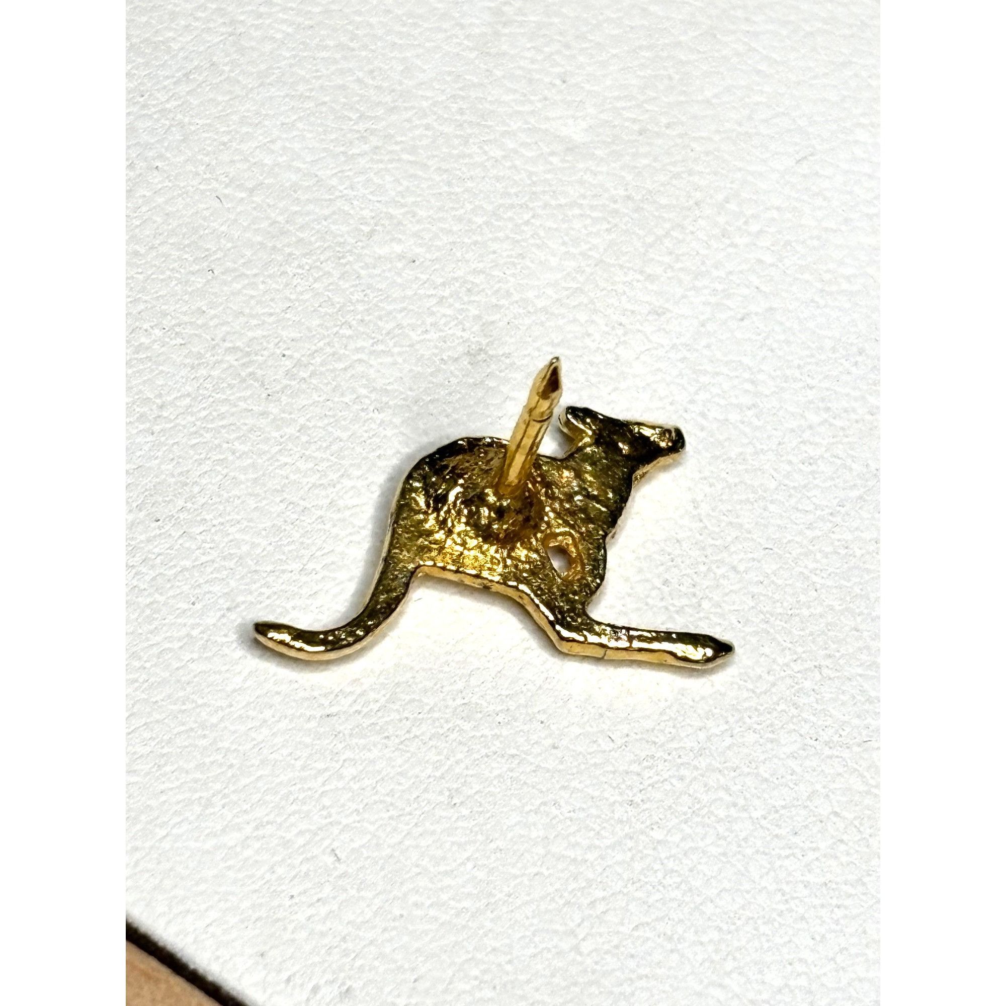Other Gold-Tone Kangaroo Lapel Pin Size ONE SIZE - 5 Thumbnail