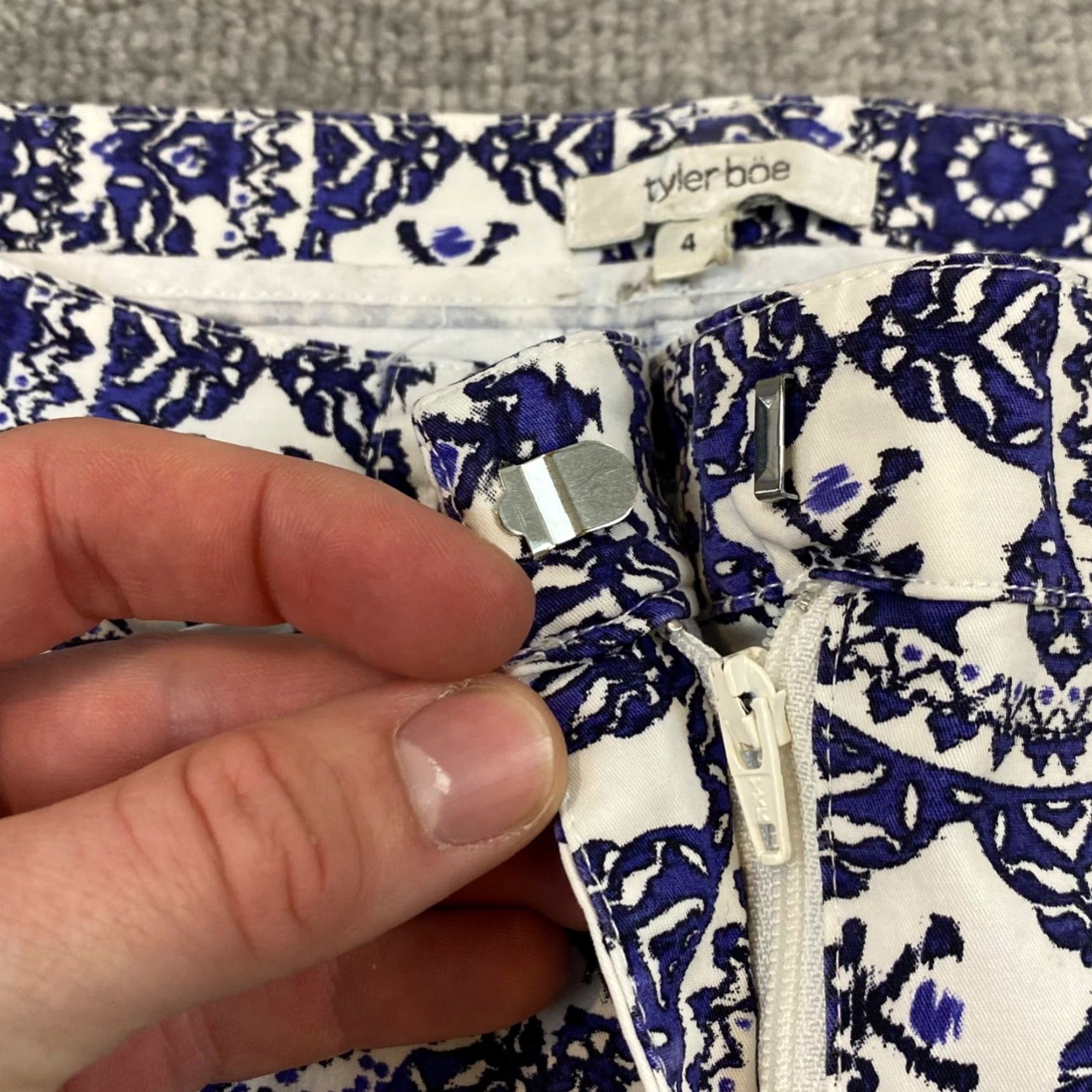 Vintage TYLER BOE Pants Womens 4 Blue White Floral Print Capris Straight Fit Workwear Size 27" / US 4 / IT 40 - 6 Thumbnail