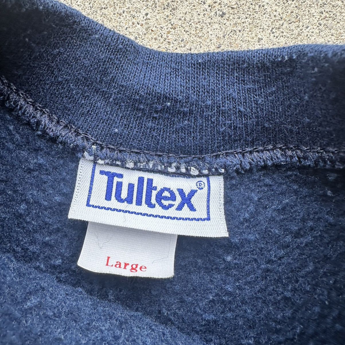 Tultex Vintage Sweatshirt Sh*t Happens 80s Funny Graphic USA Size US L / EU 52-54 / 3 - 5 Thumbnail