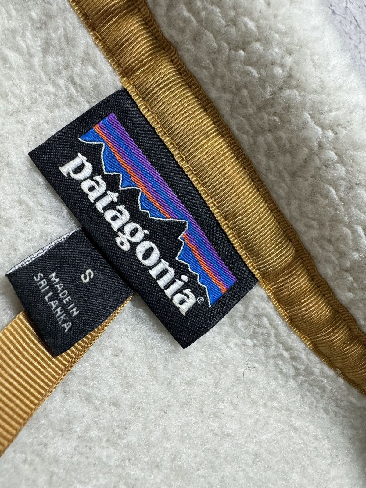 Patagonia Patagonia Full Zip Teddy Sherpa Jacket Size S Cream Size US S / EU 44-46 / 1 - 7 Thumbnail