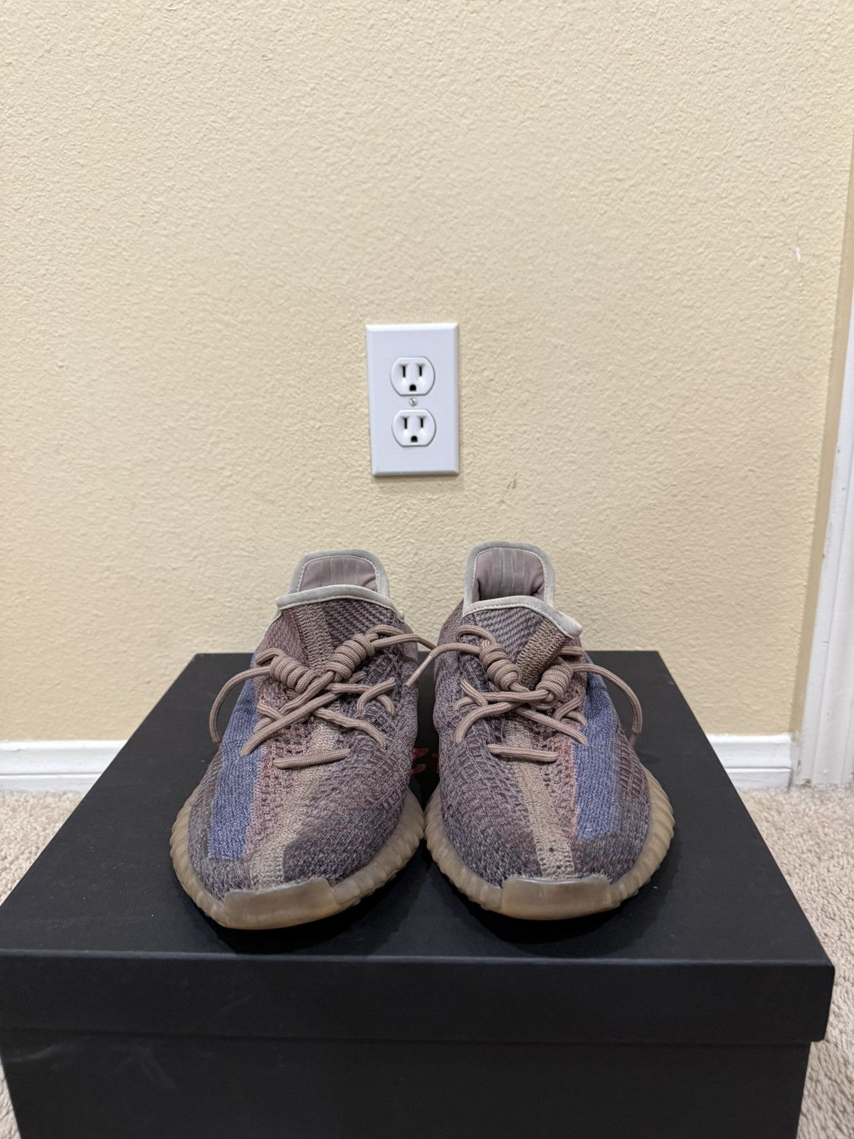 Yeezy Adidas Yeezy Boost 350 V2 Fade Size US 9.5 / EU 42-43 - 2 Thumbnail