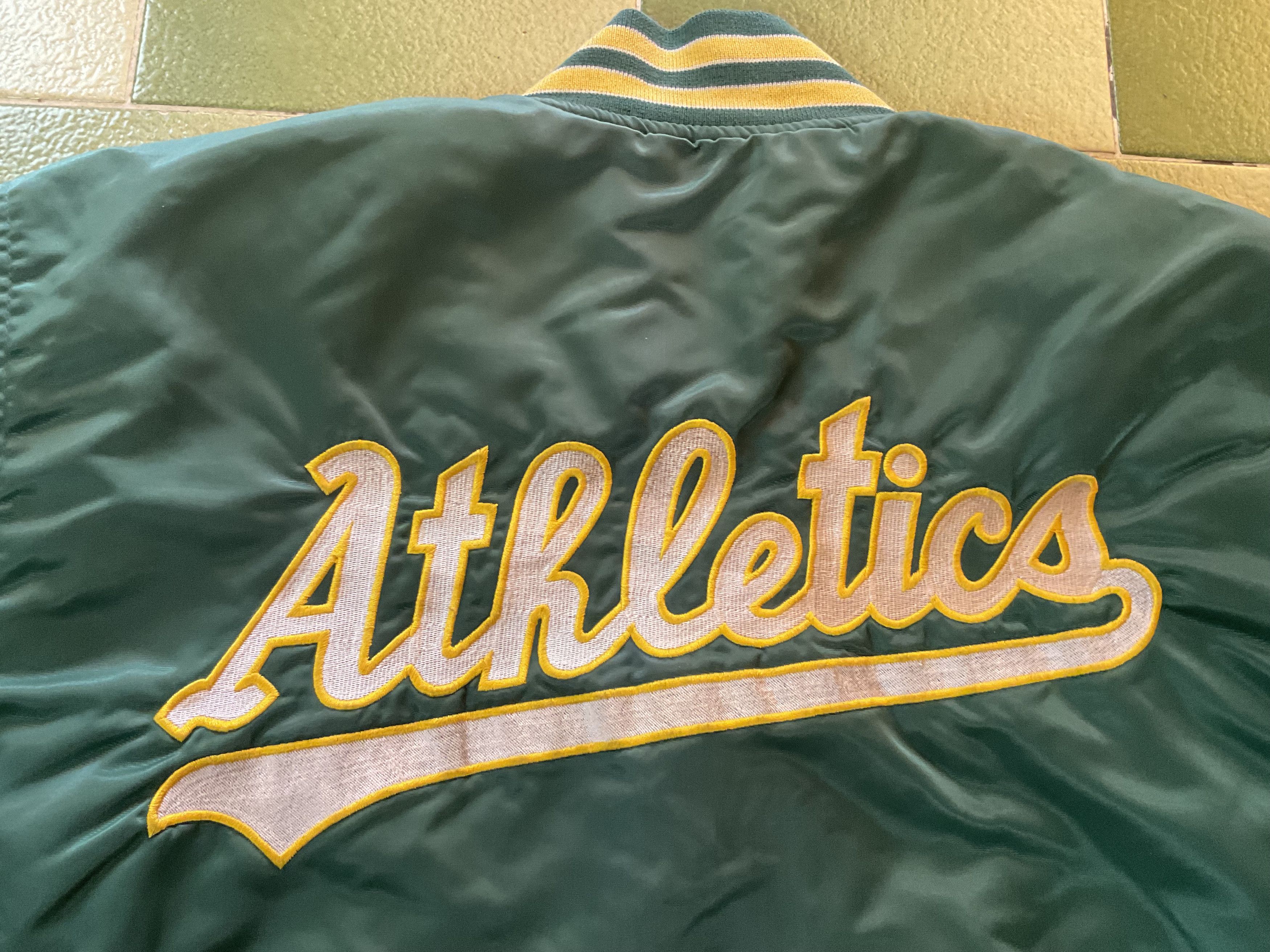 MLB Vintage Reversible Oakland Athletics Bomber Jacket Distress Size US L / EU 52-54 / 3 - 7 Thumbnail
