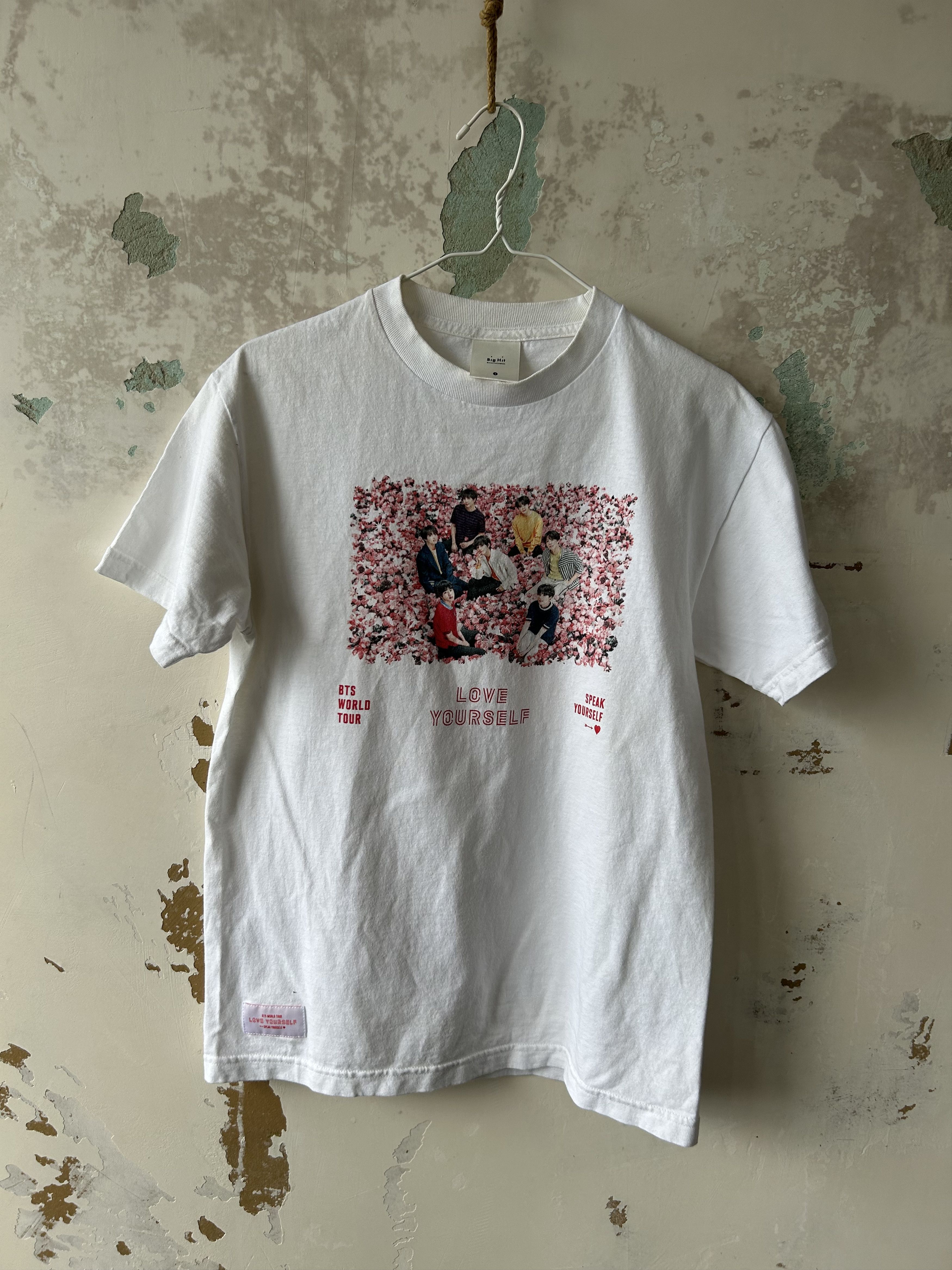 Japanese Brand BTS Tour Shirt rare Size US M / EU 48-50 / 2 - 1 Thumbnail