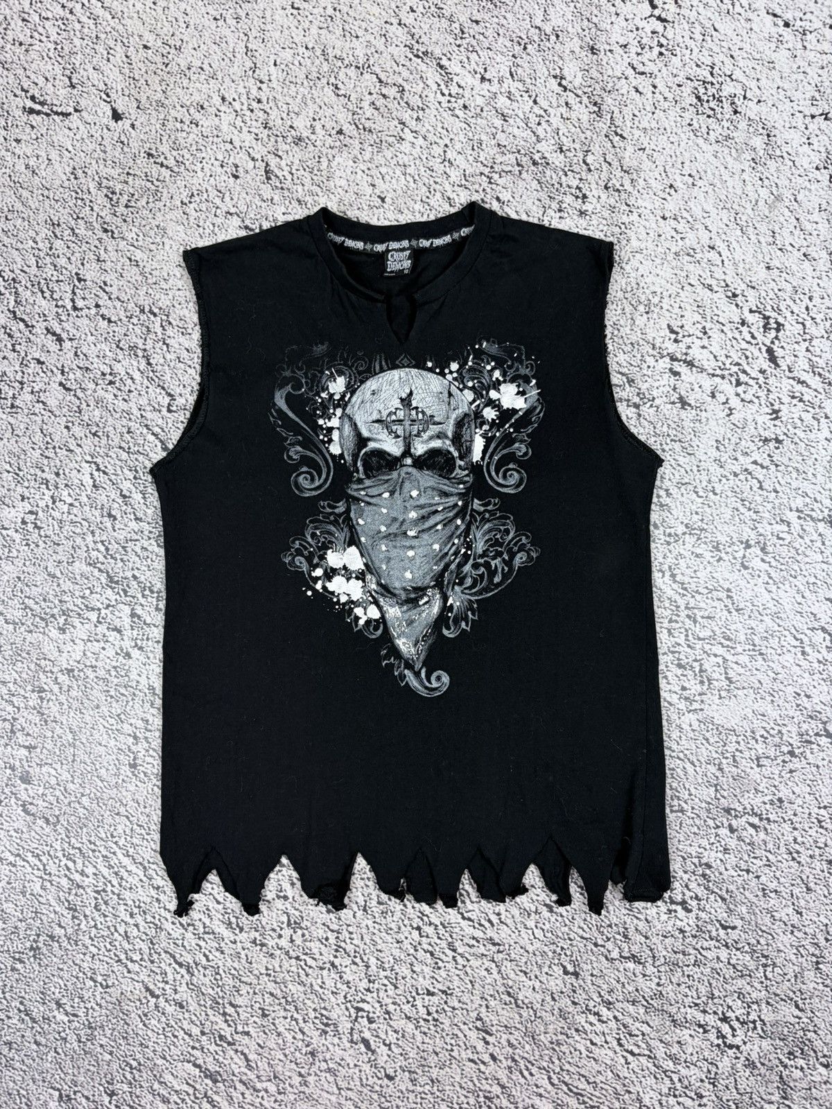 Band Tees CRUSTY DEMONS Vintage Y2K Grunge Skull Muscle Tee Tank M Size L / US 10 / IT 46 - 1 Thumbnail