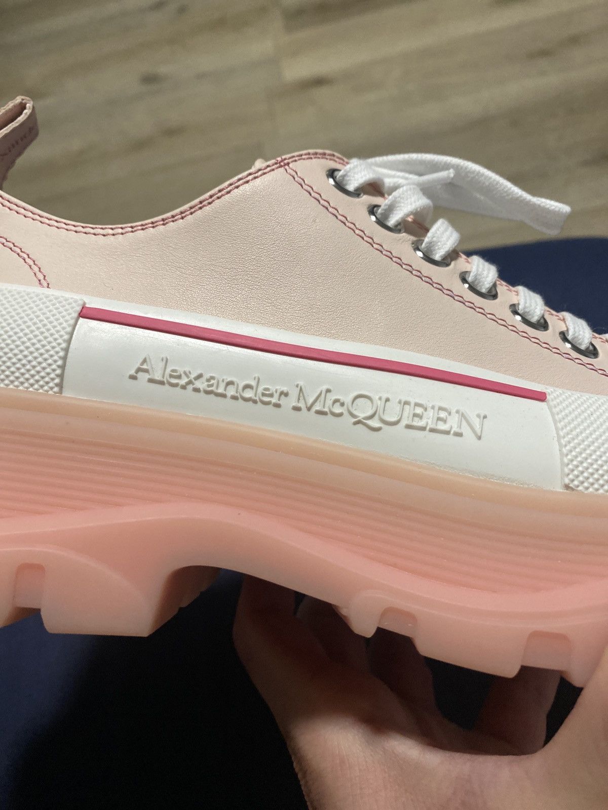 Alexander McQueen Alexander McQueen Tread Slick Low Top Sneakers 39 Size US 9 / IT 39 - 12 Thumbnail