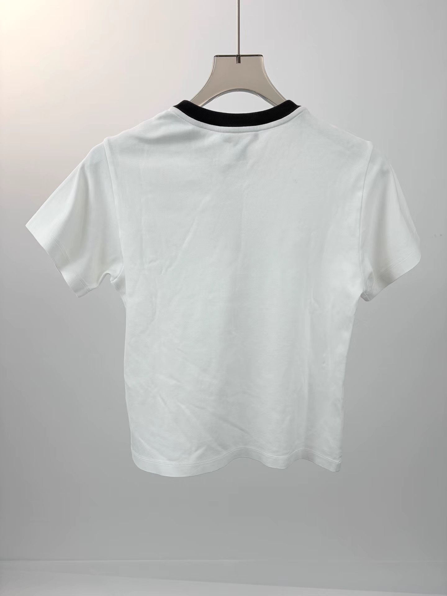 Louis Vuitton LV Valentine's Day Embroidered Short Sleeve K1 Size XS / US 0-2 / IT 36-38 - 2 Thumbnail