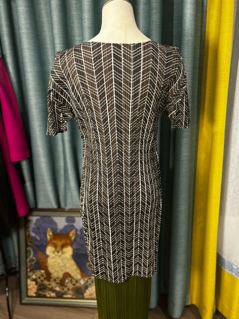 Issey Miyake Issey Miyake size:3 A short dress with green and brown pat Size M / US 6-8 / IT 42-44 - 2 Thumbnail
