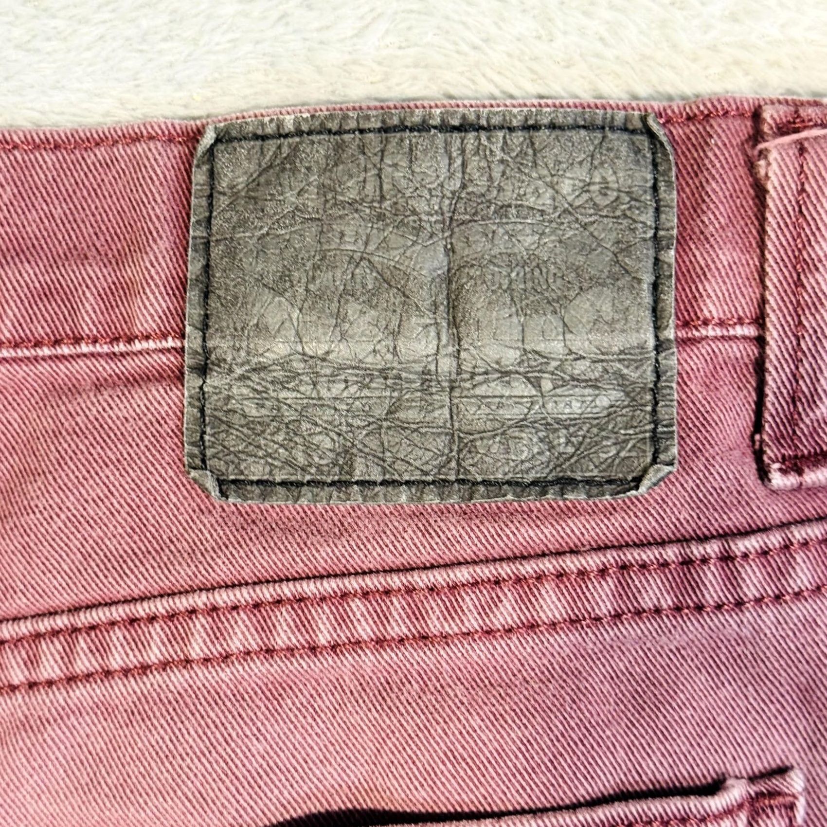 Levi's Levi's 501 Jeans Mens 36x32 Red Medium Wash Straight Denim Button Fly Classic Fit Size US 36 / EU 52 - 7 Thumbnail
