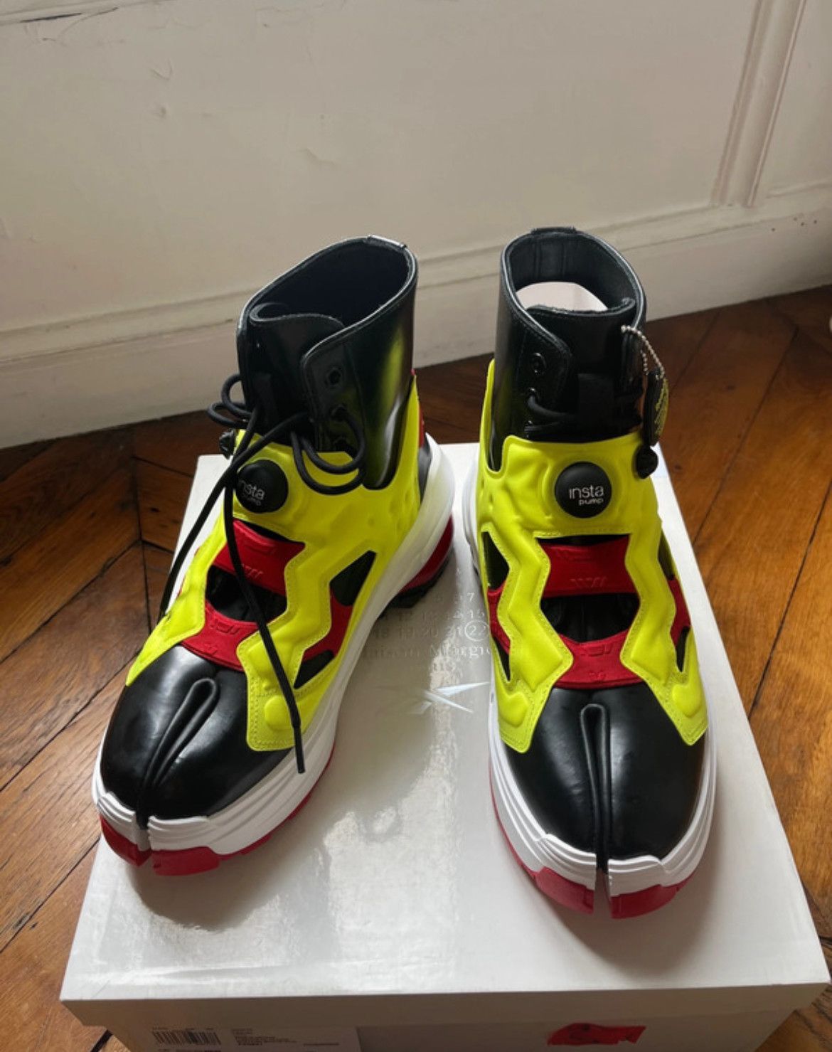 Maison Margiela × Reebok Instapump Maison Margiela x Reebok Tabi Sneaker Size US 9 / EU 42 - 1 Thumbnail