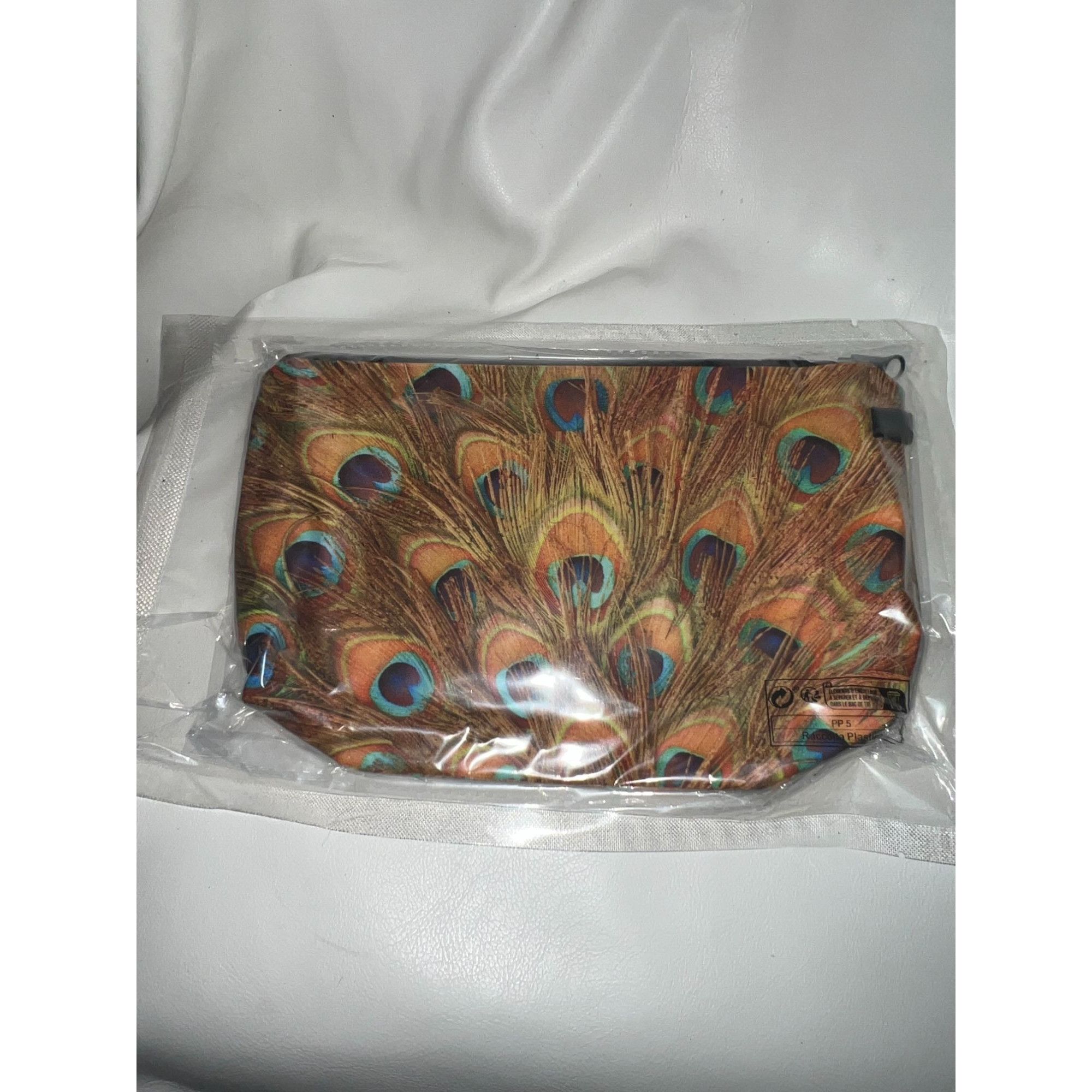 Other Peacock feather zippered make up bag NEW Size ONE SIZE - 1 Preview