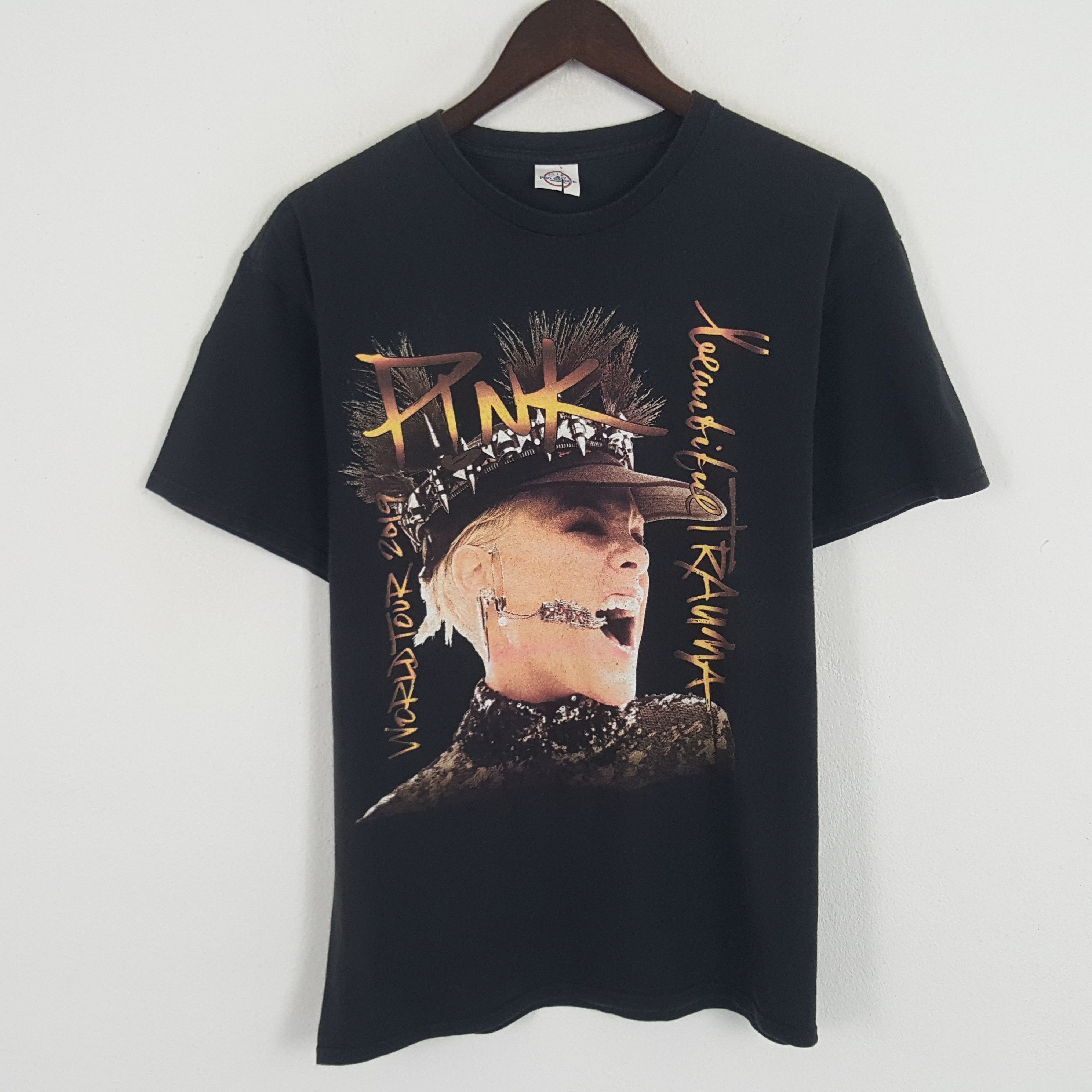 Band Tees × Vintage Vintage Pink World Tour 2019 Rock Single Tshirt Size US L / EU 52-54 / 3 - 1 Thumbnail