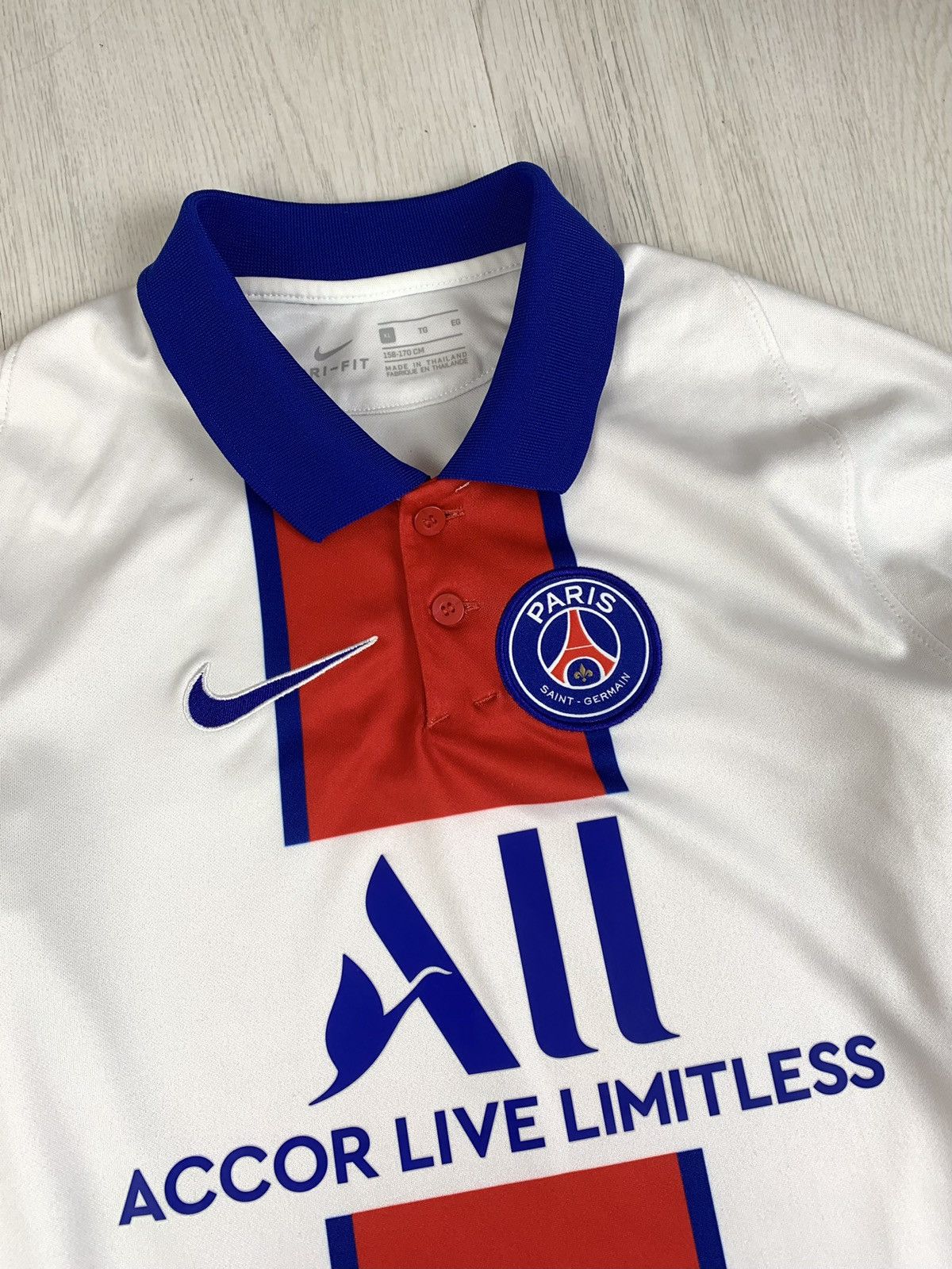 Vintage Nike PSG Paris-Saint Germain 2020/21 Away Shirt 13-15 Years Size US XS / EU 42 / 0 - 4 Thumbnail