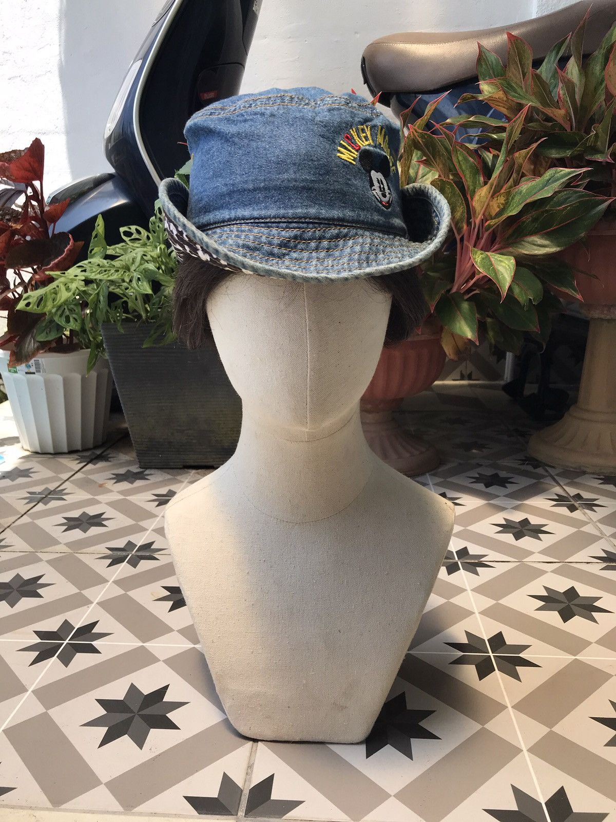 Disney × Japanese Brand ( YOUTH ) MICKEY MOUSE BUCKET HAT CAP HAT BY TOKYO DISNEY Size ONE SIZE - 16 Thumbnail