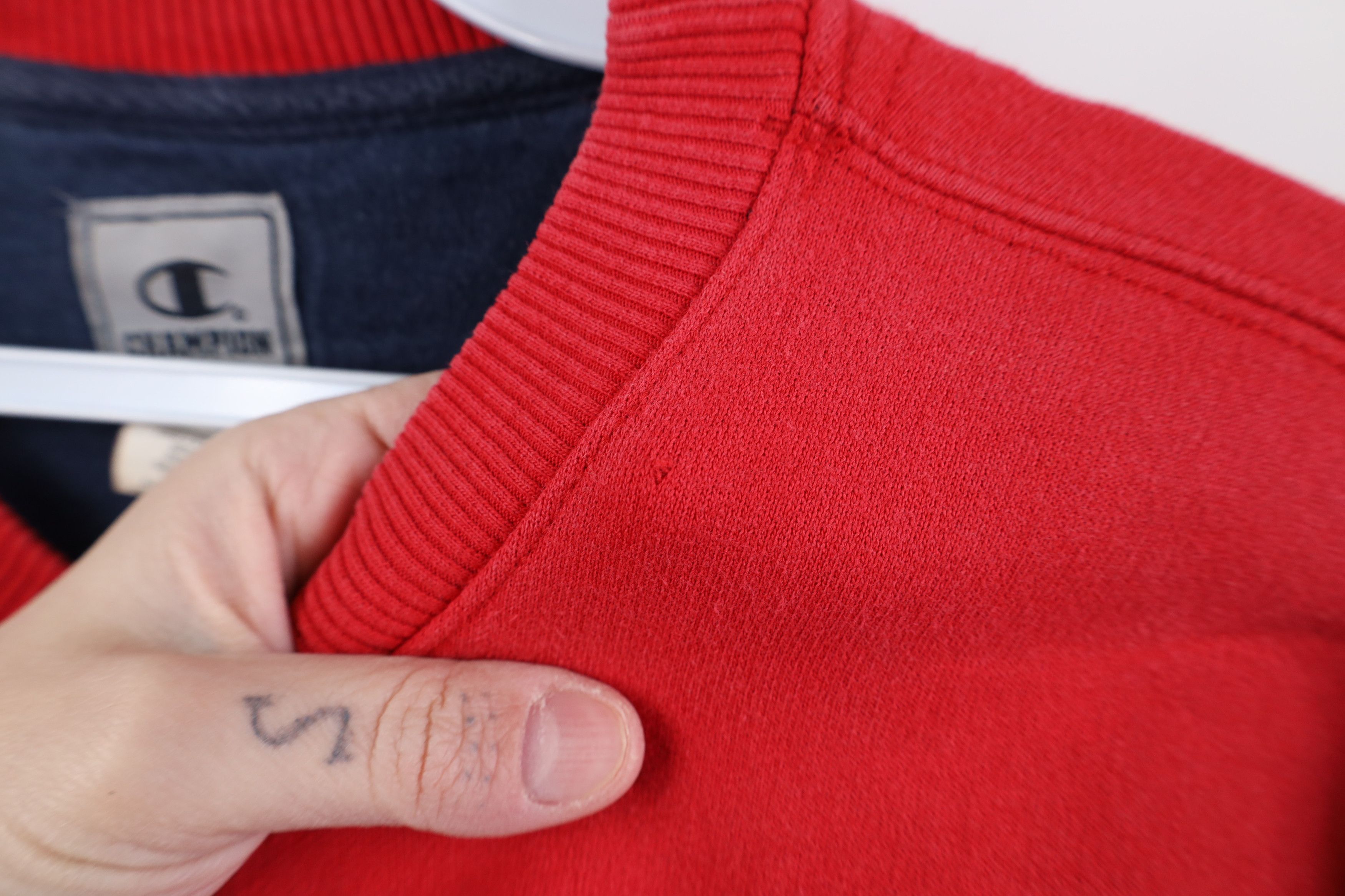 Champion Vintage 90s Y2K Champion Distressed Crewneck Sweatshirt Red Size US M / EU 48-50 / 2 - 7 Thumbnail