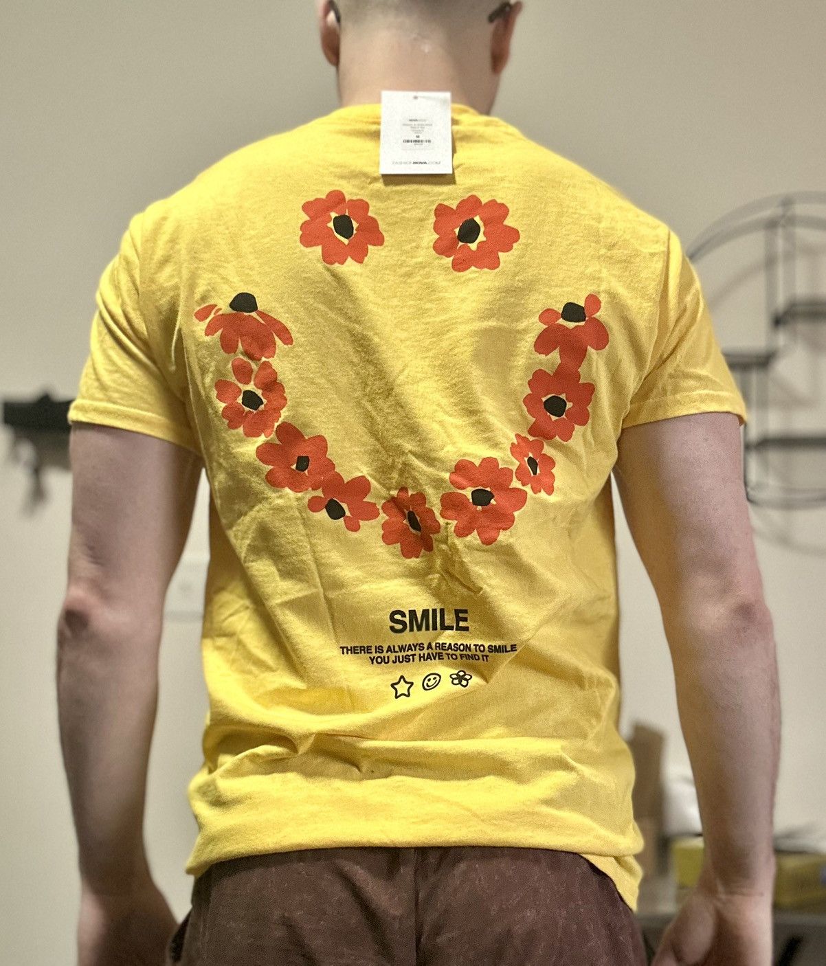 Fashion Nova Yellow Smile Men’s T-Shirt Size US M / EU 48-50 / 2 - 2 Thumbnail