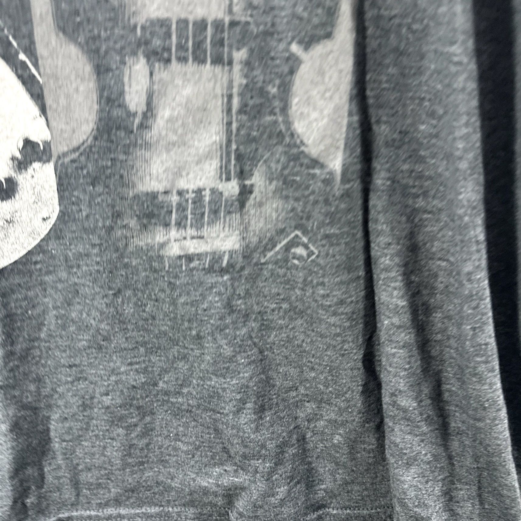 Gildan VINTAGE Gildan Shirt Mens M Gray Graphic Print Guitars Music Y2k Portrait 90s Style Shirt Mens Size US M / EU 48-50 / 2 - 4 Thumbnail