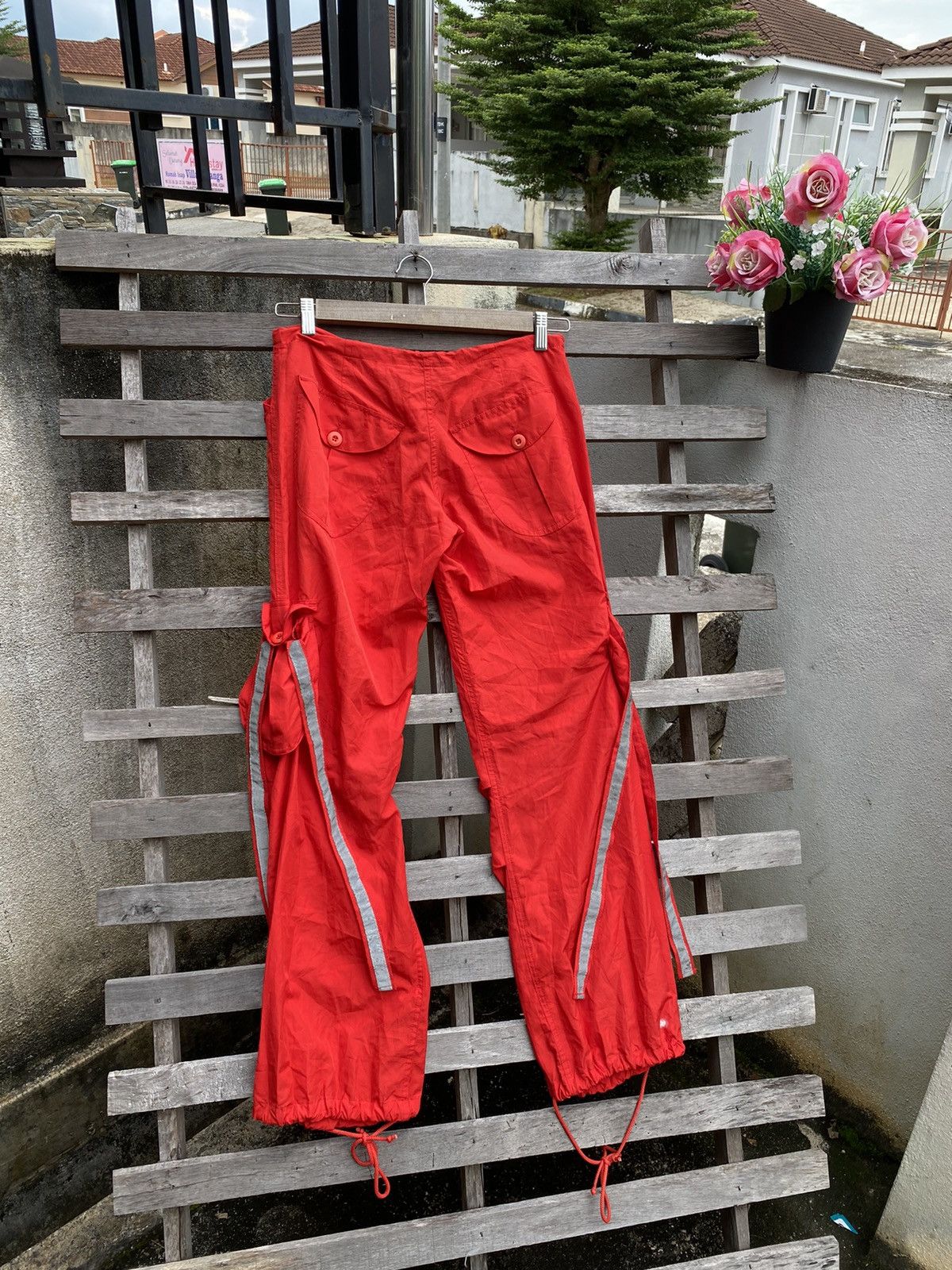 Japanese Brand Vintage Y2K UFO Red Cargo Pants - Nylon Poly Multiple Pocket Size US 31 - 6 Thumbnail