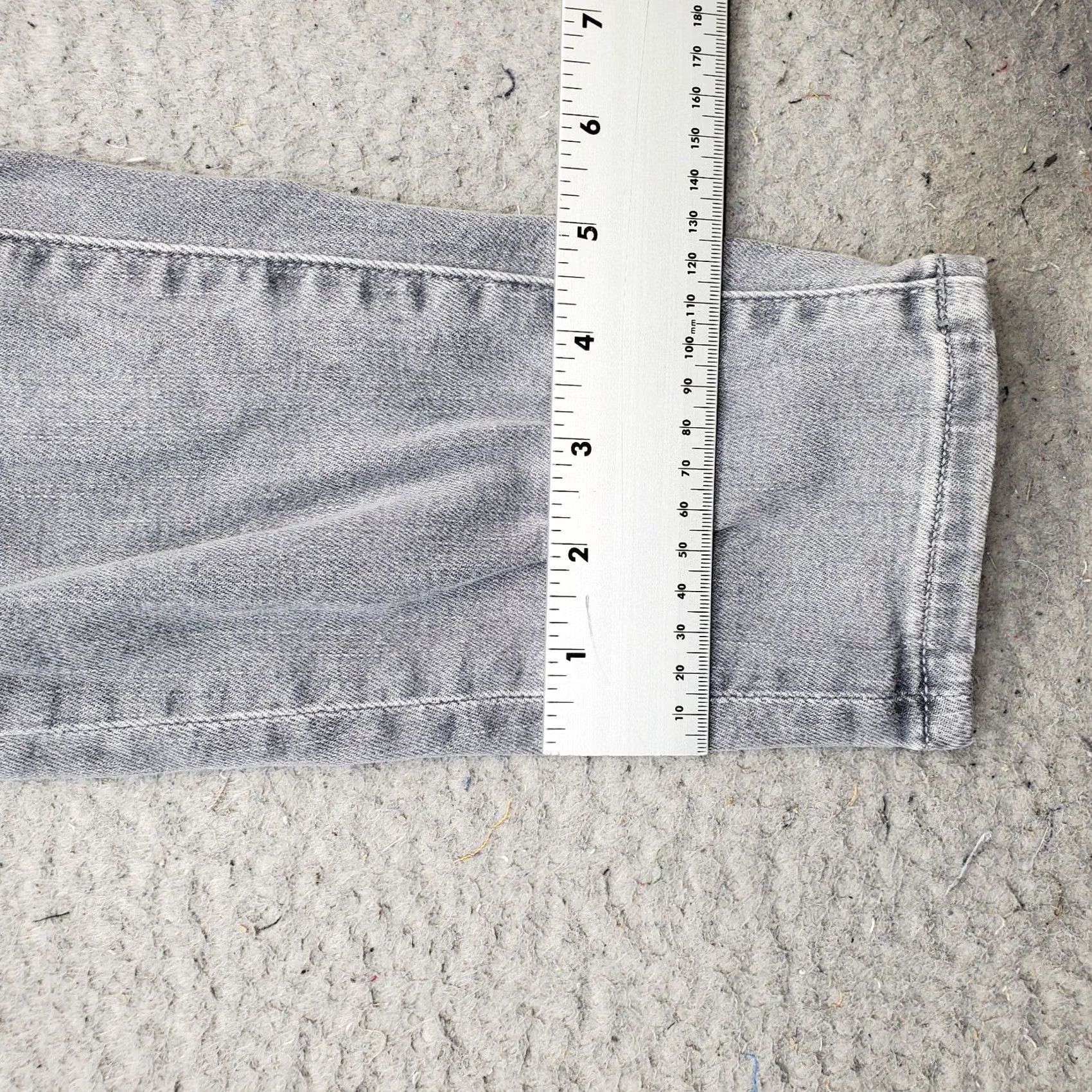 Ann Taylor Ann Taylor Cindy Crop Jeans Womens 4 Gray Denim High-Rise Skinny Leg Button Fly Jeans 4 Womens Gray Crop Skinny Straight? Size 27" / US 4 / IT 40 - 5 Thumbnail