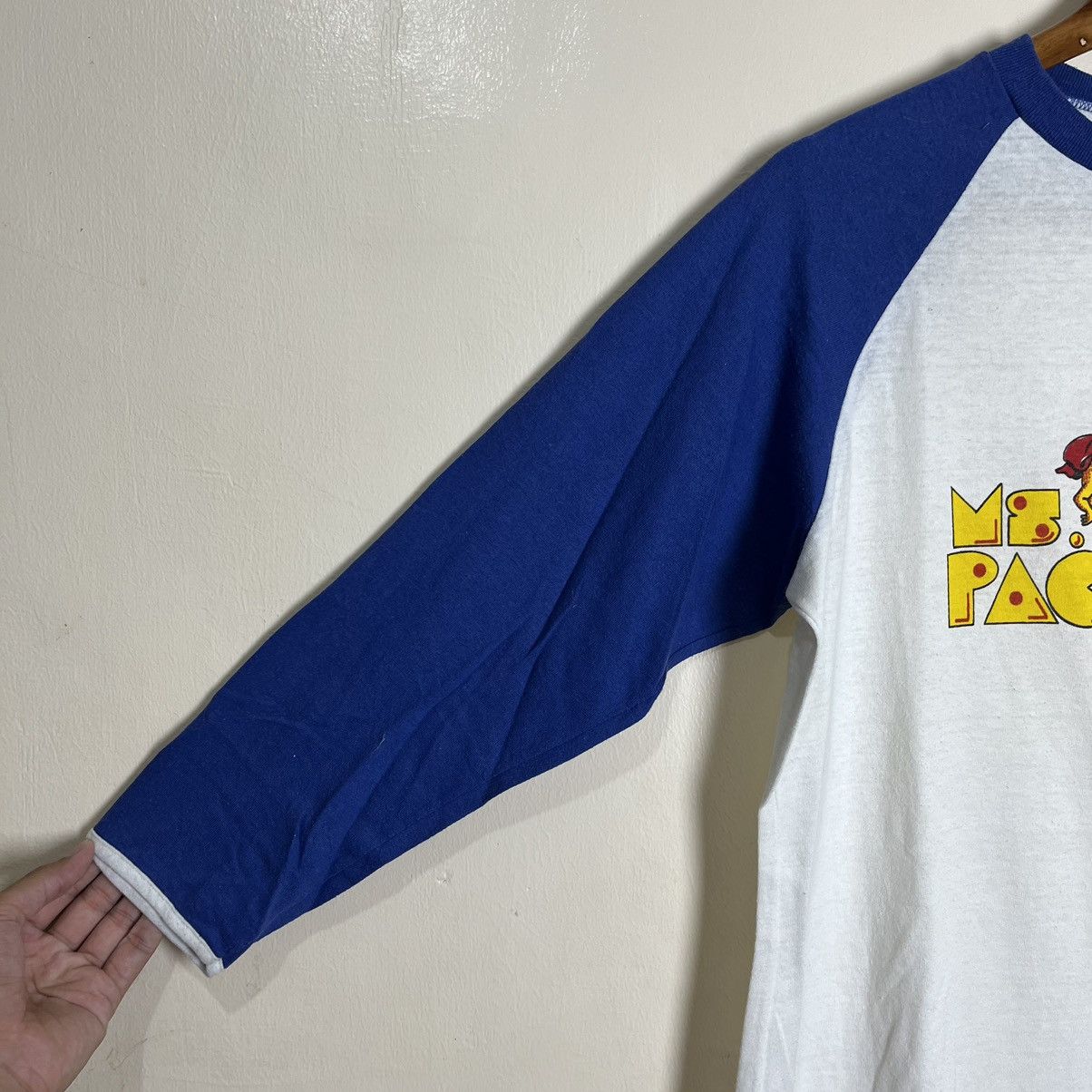 Vintage 1980's Ms. Pac-Man Video Game 3/4 Raglan Size US M / EU 48-50 / 2 - 6 Thumbnail