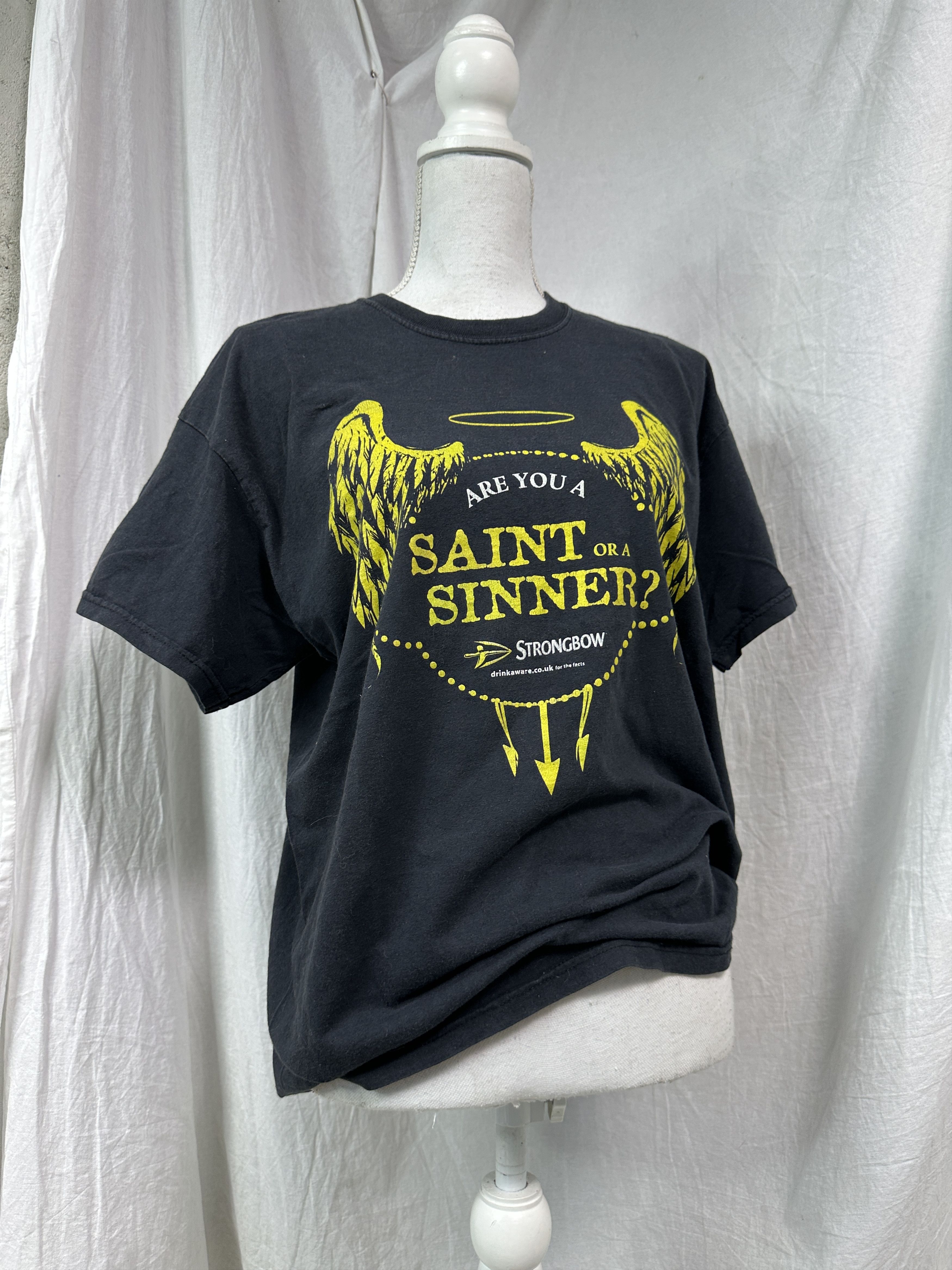 Vintage Vintage Saint or Sinner Strongbow Cider T-shirt Y2K Size US L / EU 52-54 / 3 - 1 Thumbnail