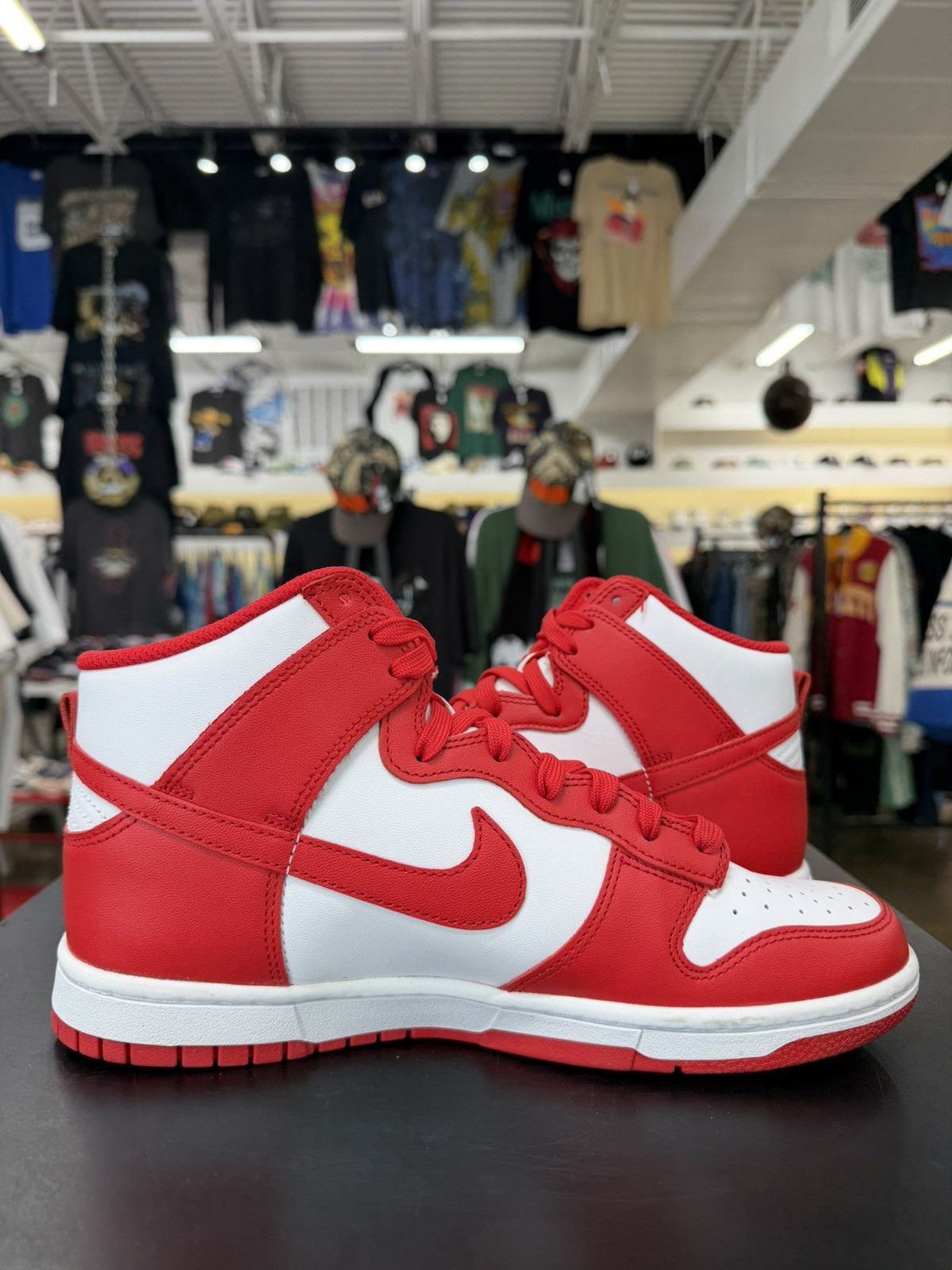 Nike Nike Dunk High Championship Red Size 8.5 (2022) Size US 8.5 / EU 41-42 - 3 Thumbnail