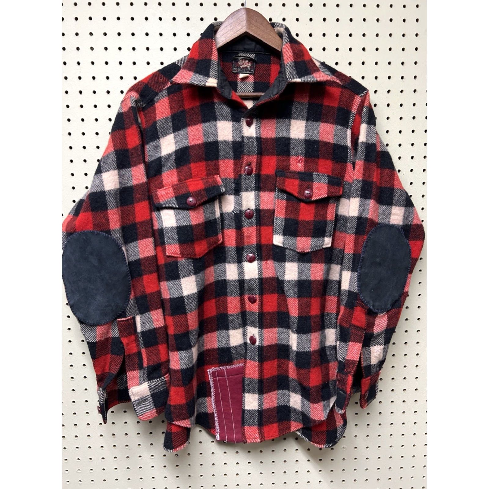 Vintage VINTAGE Woolrich Shirt Buffalo Plaid Heavy Wool Shirt Red Black USA M Size US M / EU 48-50 / 2 - 2 Thumbnail
