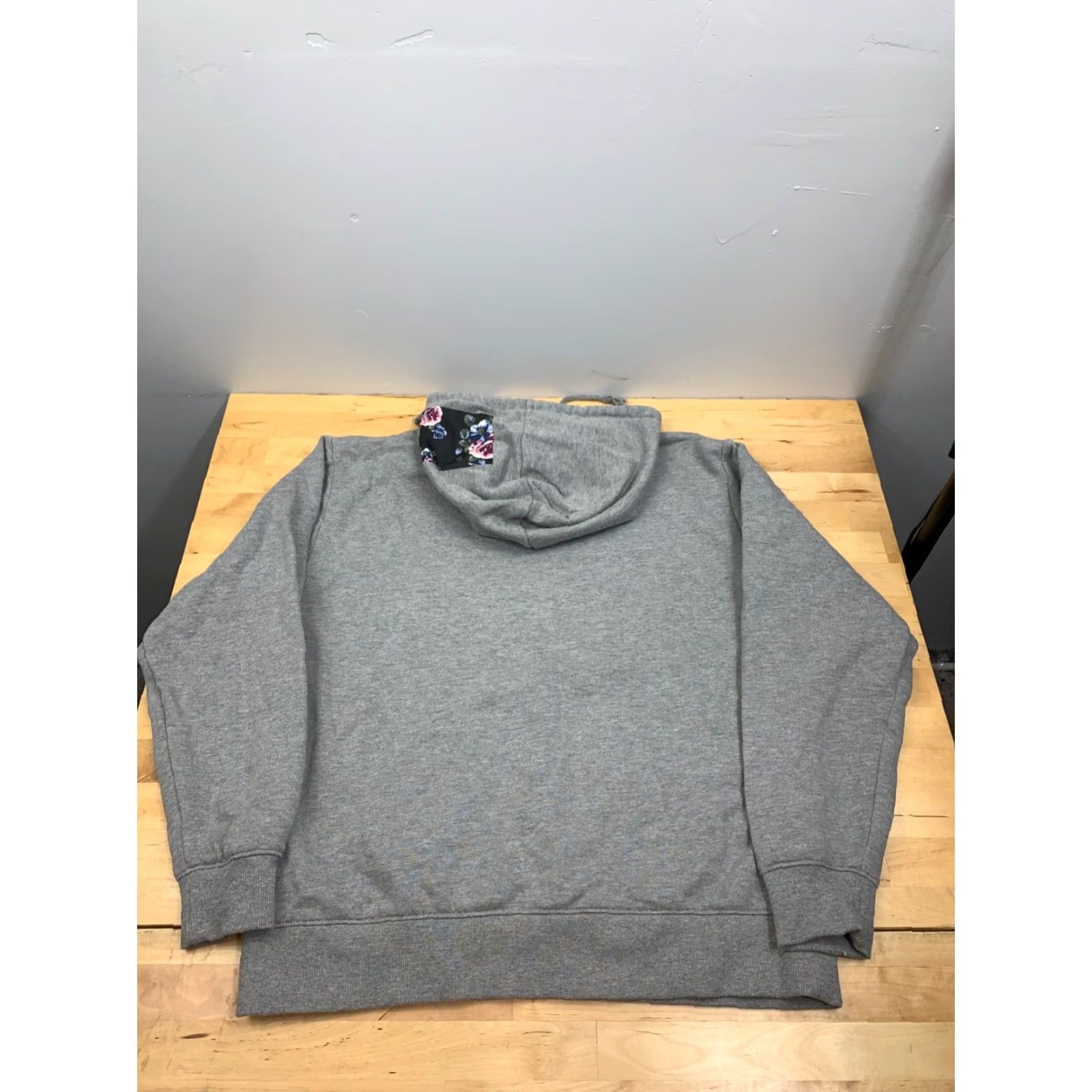 Vans Vans Pullover Hoodie Gray M Graphic Print Beach Skateboarding Unisex Adults Hoodie Size M Size US M / EU 48-50 / 2 - 2 Thumbnail
