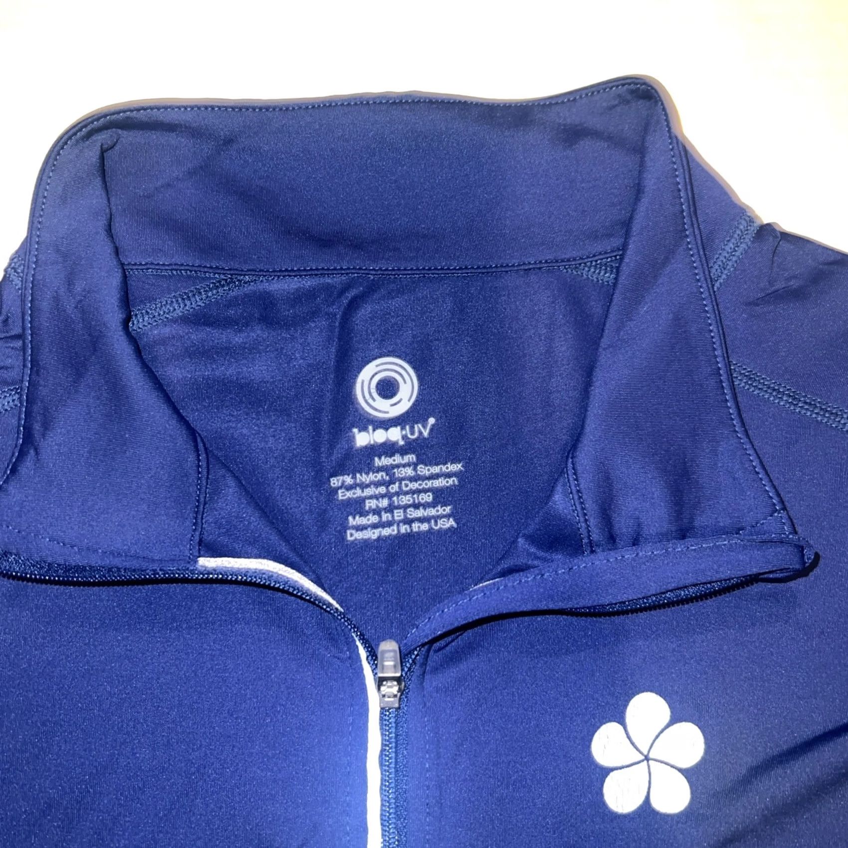 Vintage VINTAGE Bloq-UV Mauna Kea Hotel White Flower Logo Rash Guard L/S Shirt Jersey Medium Blue Surfer Logo Retro Men Women Shirt Size US M / EU 48-50 / 2 - 6 Thumbnail
