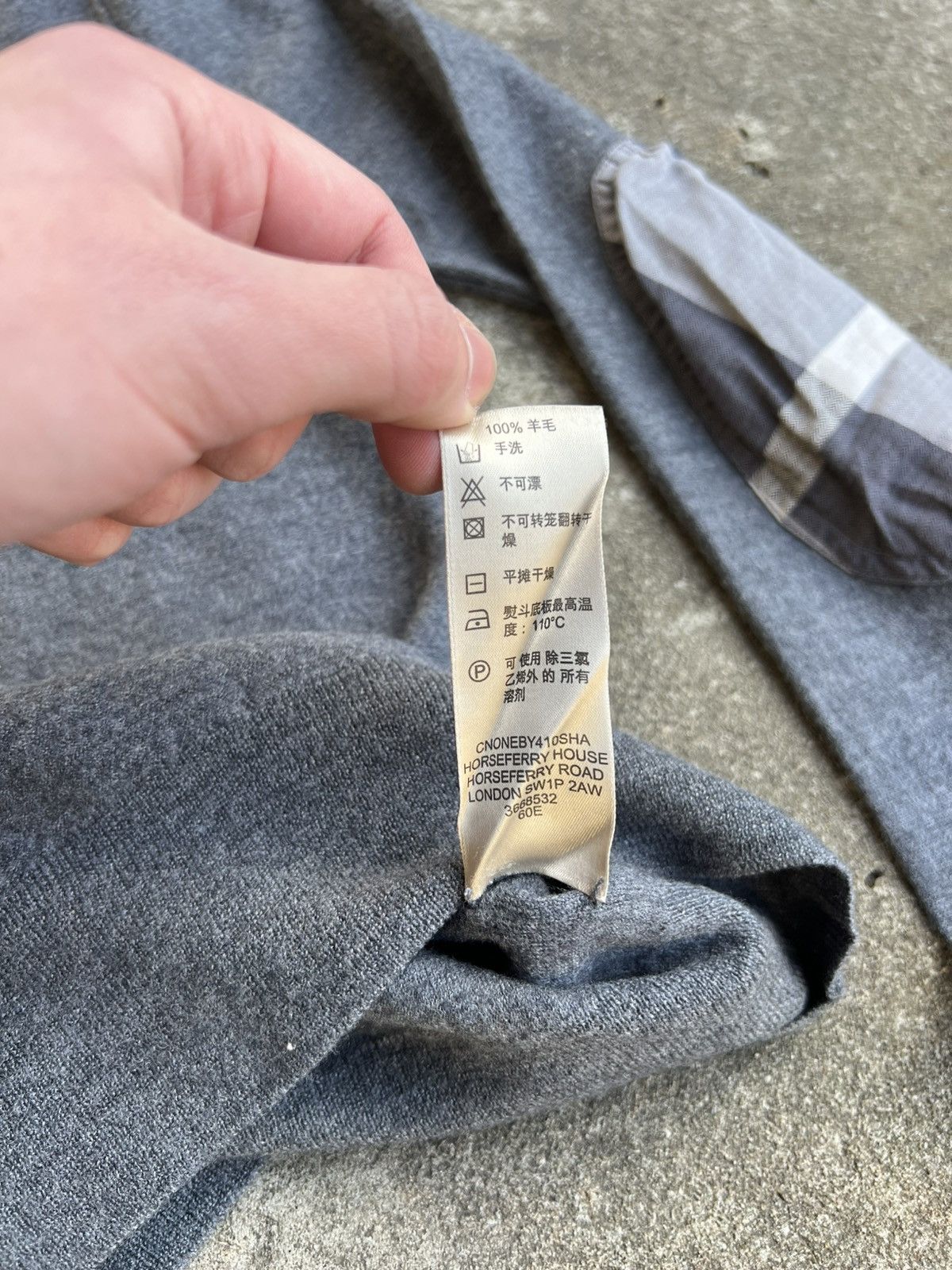 Burberry Burberry Brit Wool Sweater Patchwork V-Neck Knit London Size US M / EU 48-50 / 2 - 9 Thumbnail
