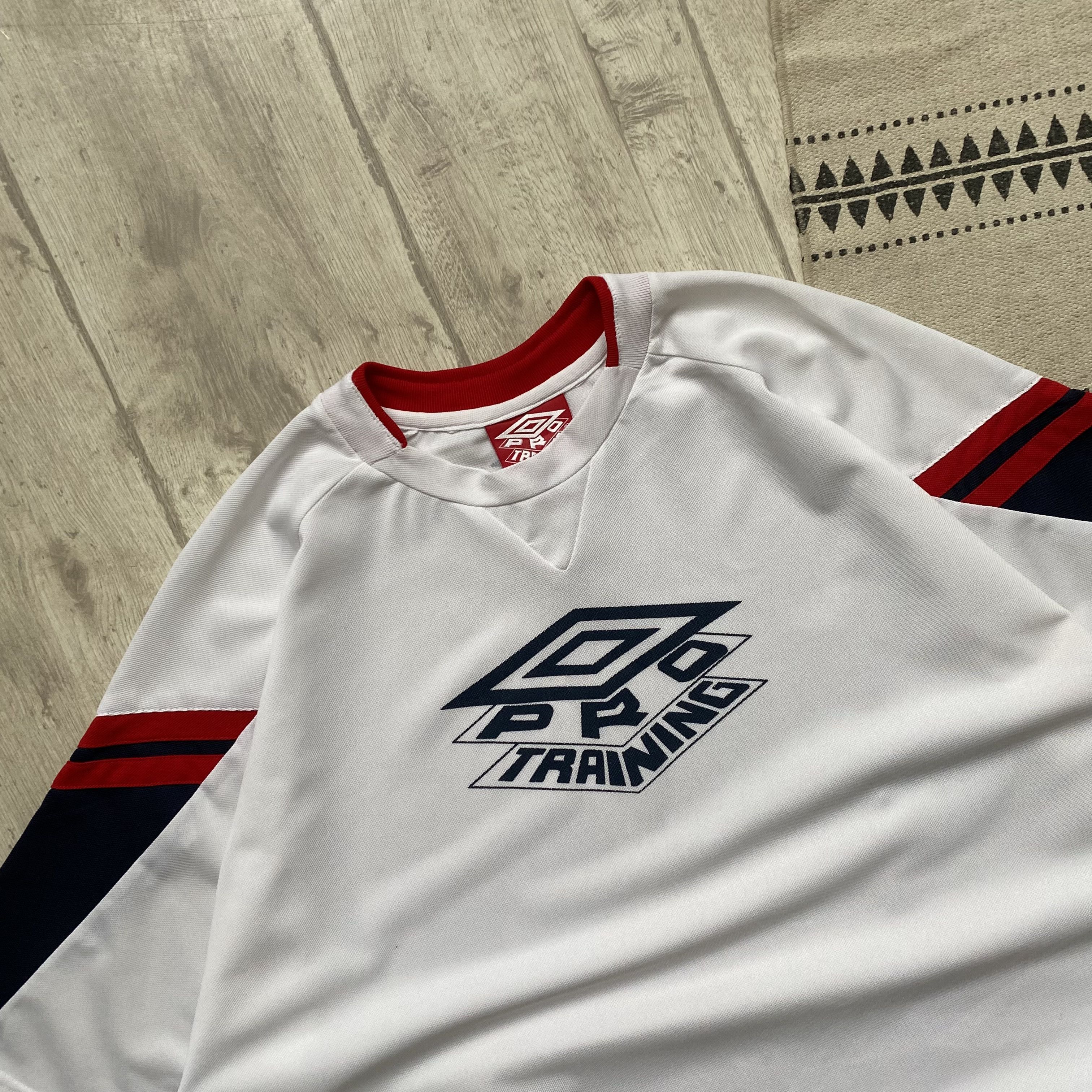 Umbro Drill Vintage 90s Umbro jersey tee Center logo Blockore Size US XXL / EU 58 / 5 - 2 Thumbnail