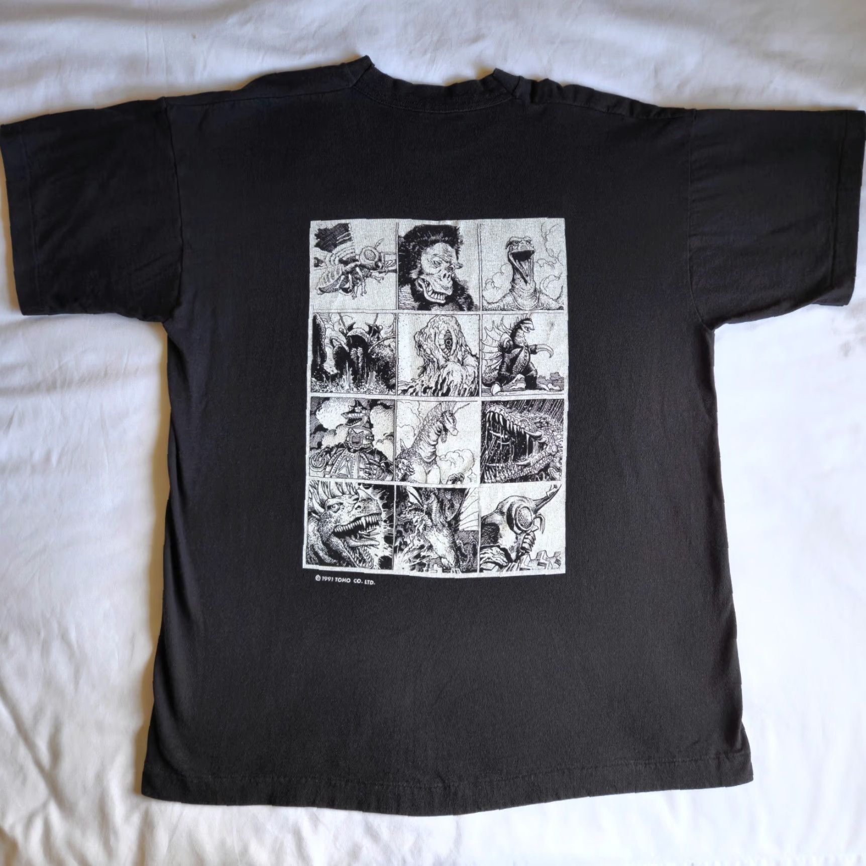 Vintage VINTAGE Godzilla 1991 Toho Comic Manga 90s XL Black Single Stitch Graphic TShirt Rare Tee Men XL Graphic Tee Size US XL / EU 56 / 4 - 5 Thumbnail