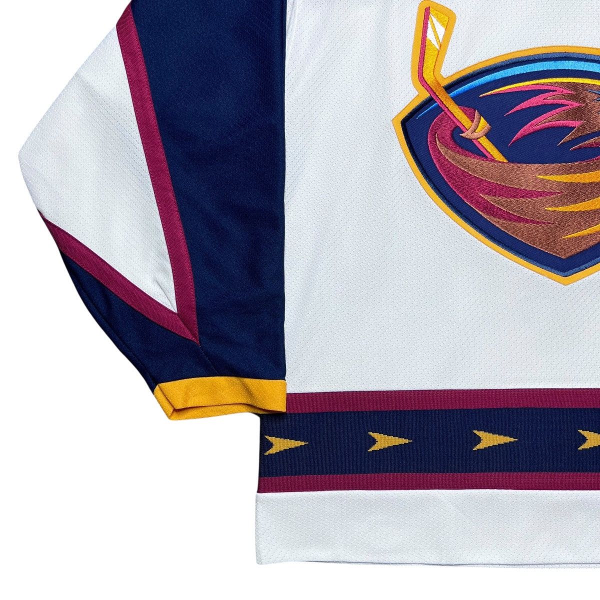 Ccm Vintage NHL Atlanta Thrashers CCM Men’s Hockey Jersey Sz M Size US M / EU 48-50 / 2 - 18 Thumbnail