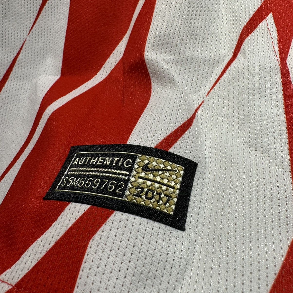 Nike Atletico Madrid 17/18 player issue L/S farewell #9 F.Torres Size US S / EU 44-46 / 1 - 10 Thumbnail