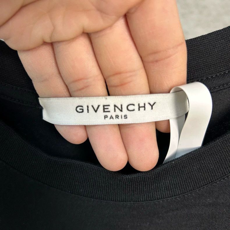 Givenchy Givenchy Shark Printed Slim Round Neck Short Sleeve Size US XL / EU 56 / 4 - 3 Thumbnail