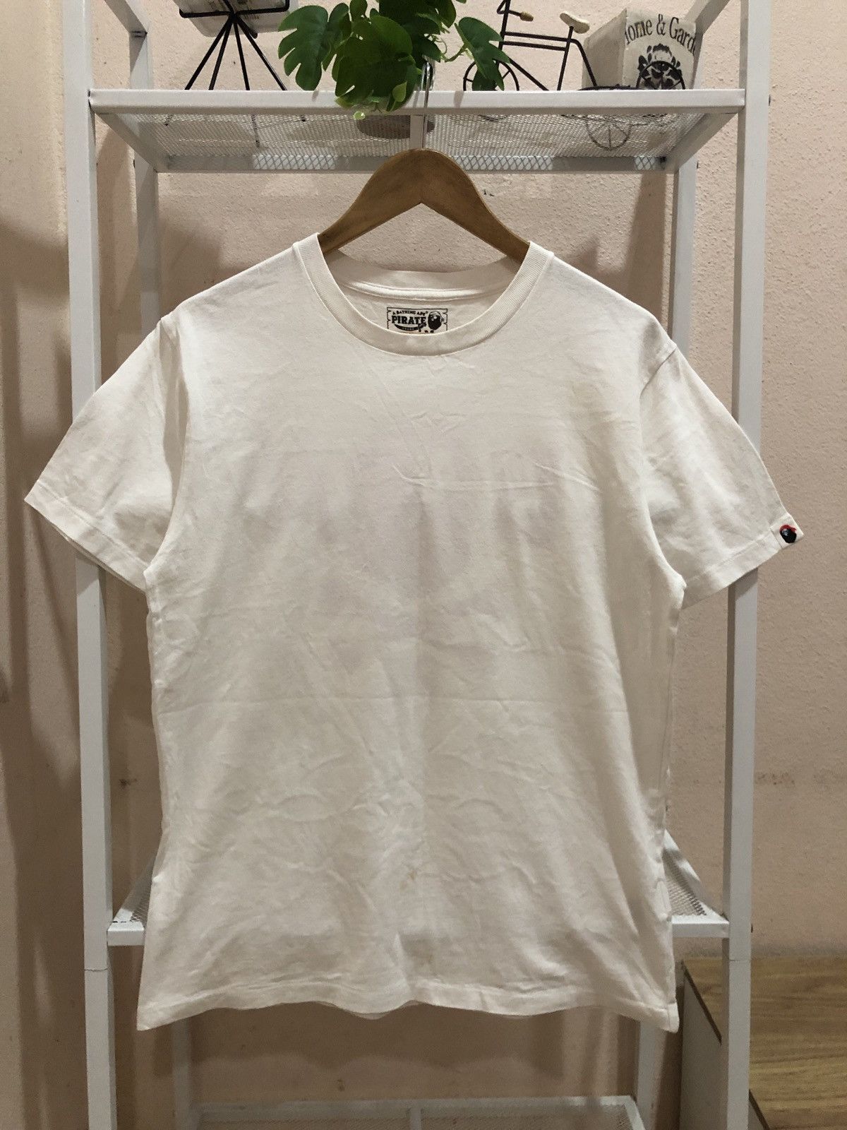Bape A Bathing Ape Pirate BAPE Crossbone Back Hit Print Logo Size US M / EU 48-50 / 2 - 1 Thumbnail