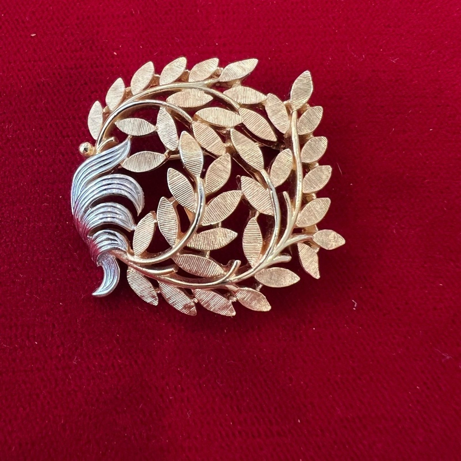 Vintage Vintage trifari leaf brooch Size ONE SIZE - 4 Thumbnail