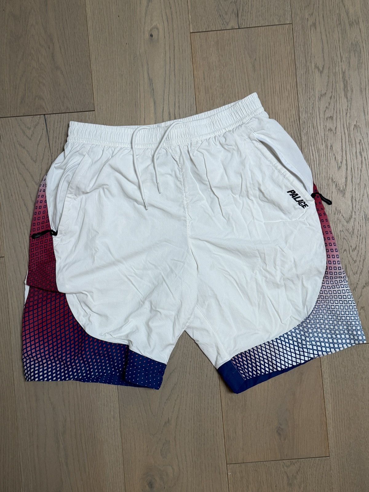 PALACE FAMO SHELL SHORTS LARGE